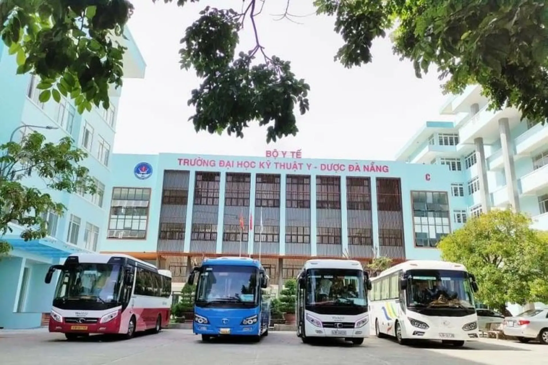 Đề án tuyển sinh Y Dược Đà Nẵng 2025: Thông tin chi tiết về chỉ tiêu và phương thức xét tuyển