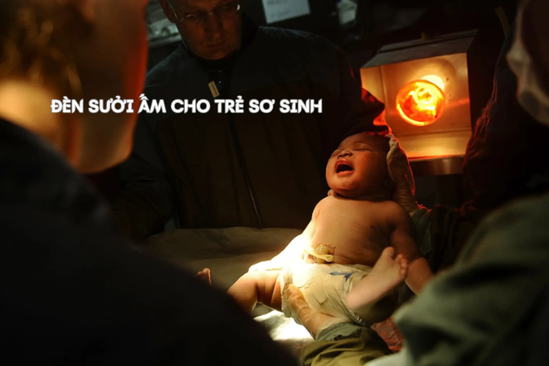 Đèn sưởi ấm cho trẻ sơ sinh: Lựa chọn an toàn cho bé nhà bạn, không lo sốc nhiệt khi thay đổi thời tiết