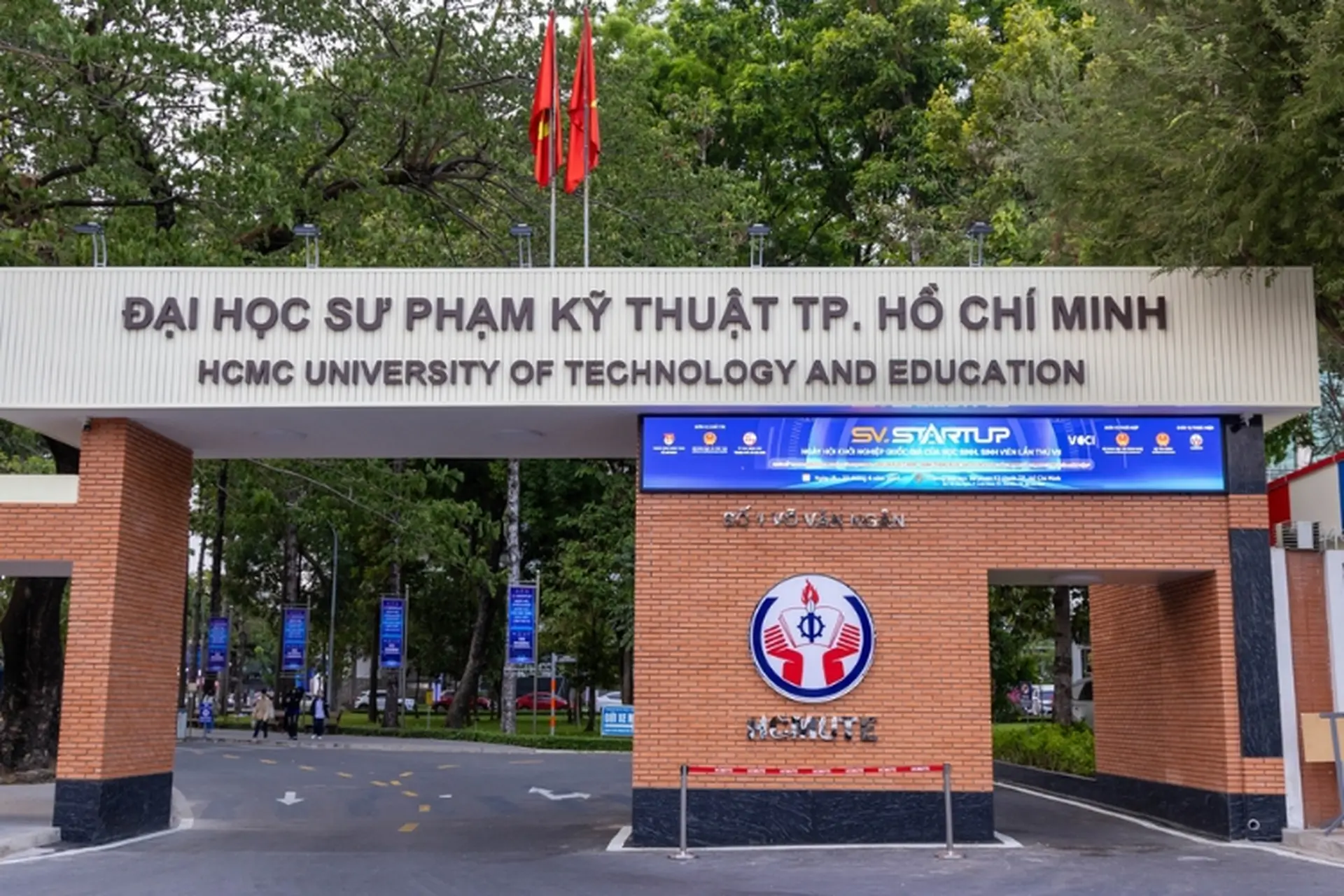 Tổng hợp chi tiết điểm chuẩn Đại học Sư phạm Kỹ thuật TPHCM 2025 đầy đủ, chuẩn xác nhất