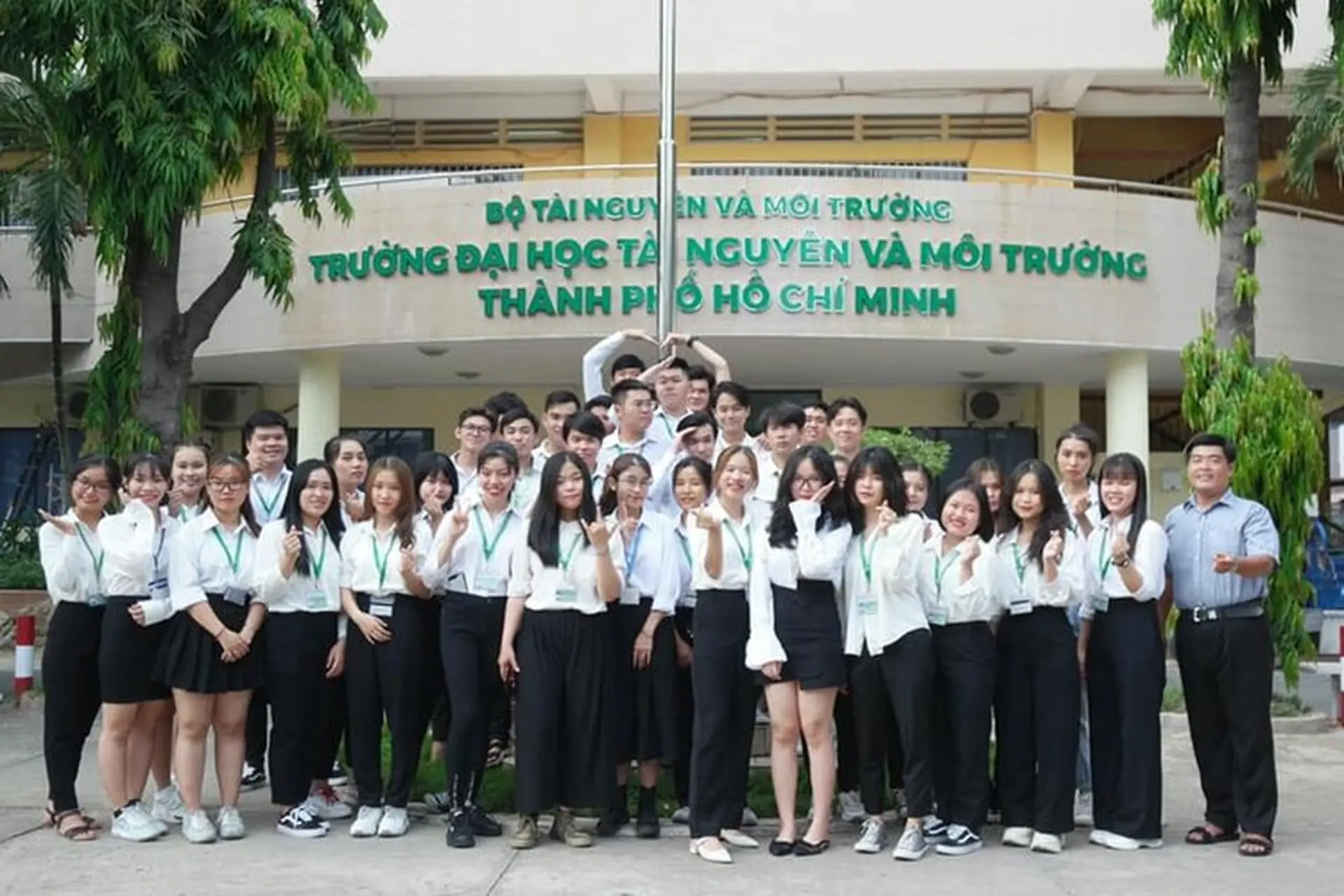 Điểm chuẩn Đại học Tài nguyên và Môi trường TPHCM 2025 và các lưu ý quan trọng cho sinh viên nhập học