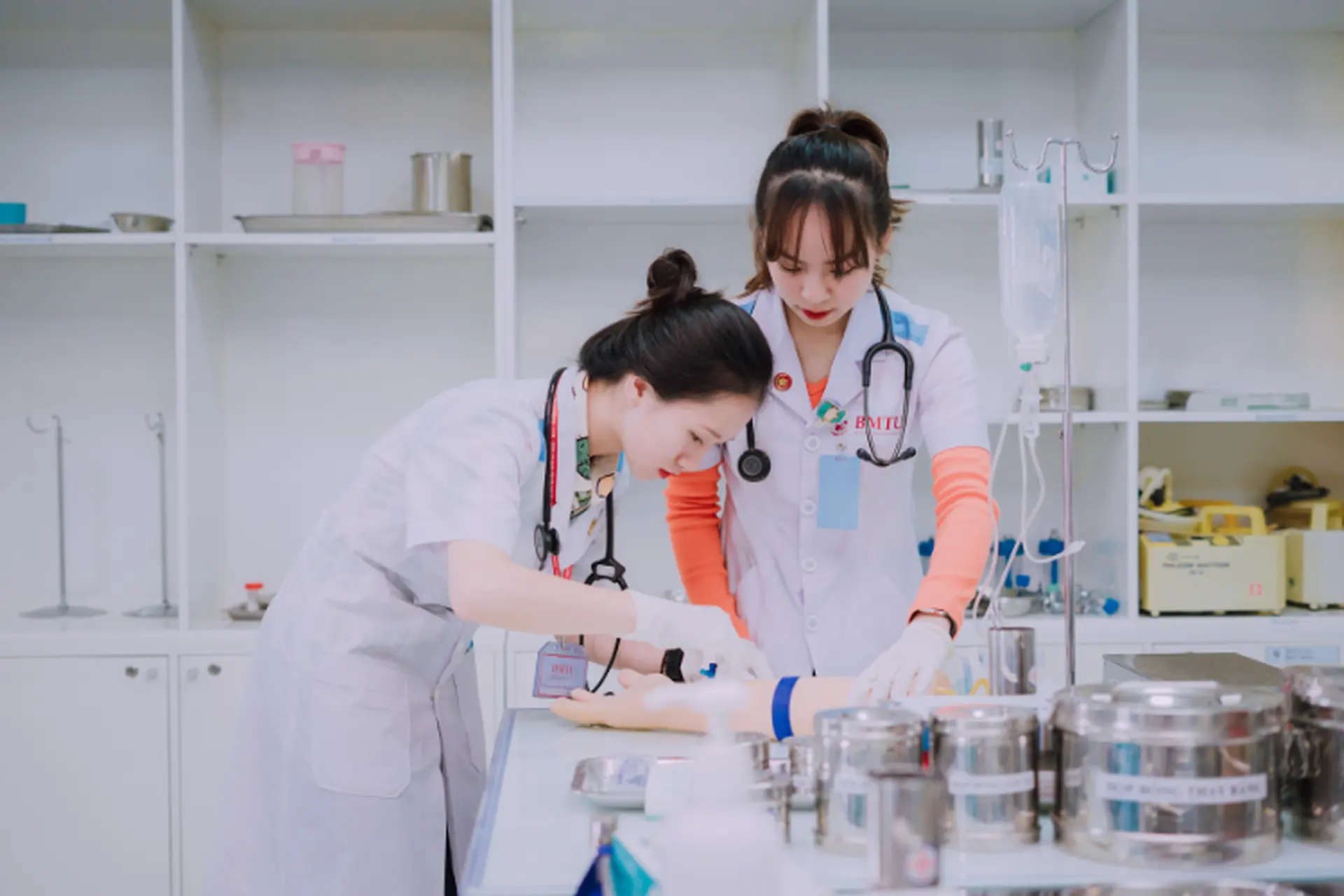 Chi tiết điểm chuẩn Đại học Y dược Buôn Ma Thuột 2025 và thủ tục nhập học chính thức