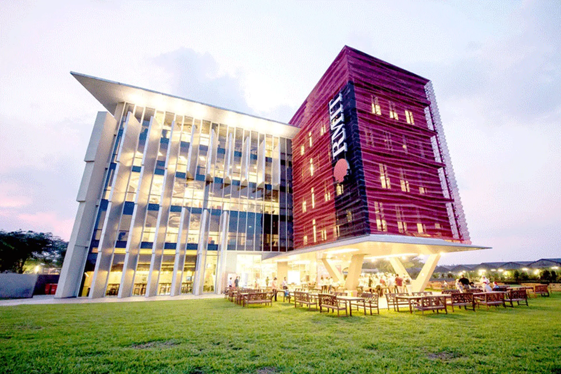 Điểm chuẩn RMIT 2026 có cao không? Bật mí những thông tin hữu ích mà thí sinh nên biết