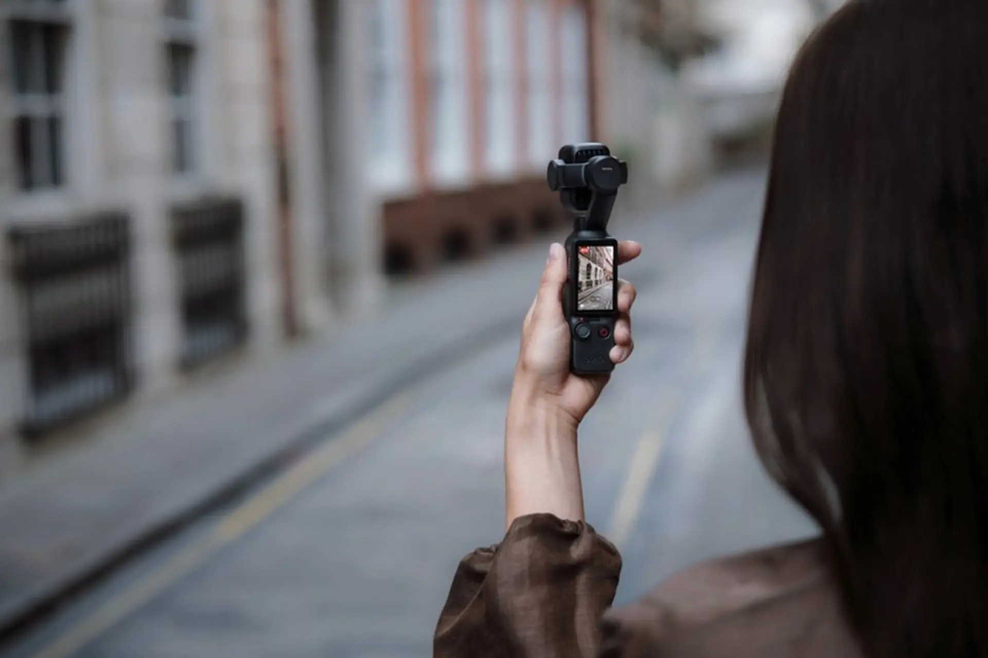 Điểm trải nghiệm DJI Osmo Pocket 4P tại FPT Shop: Trực tiếp khám phá camera gimbal thế hệ mới