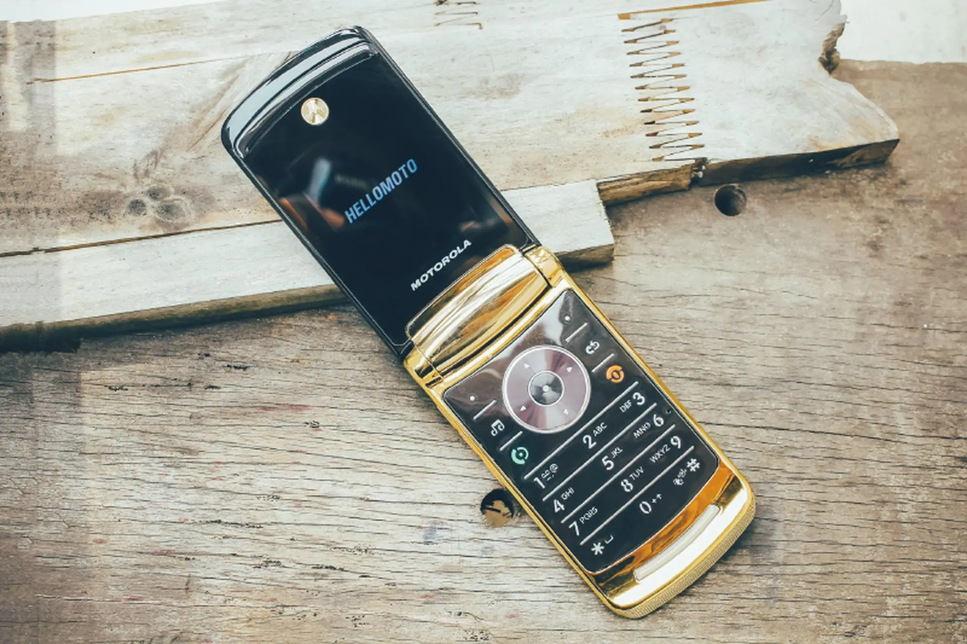 Điện thoại Motorola: Biểu tượng công nghệ trở lại với thiết kế hiện đại và hiệu năng mạnh mẽ