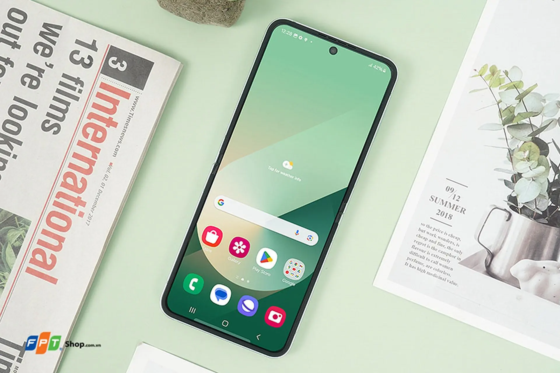 Top 7 điện thoại Samsung giảm giá Valentine 2025 tại FPT Shop làm quà tặng cho người thương