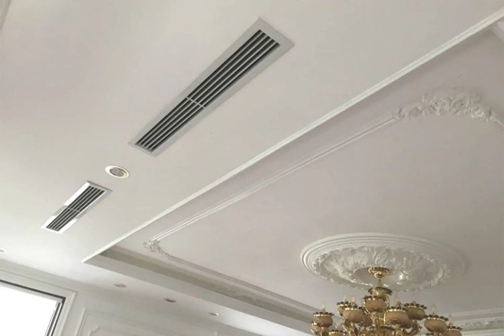 Điều hòa multi âm trần nối ống gió là gì? Tìm hiểu các tính năng nổi trội của sản phẩm này