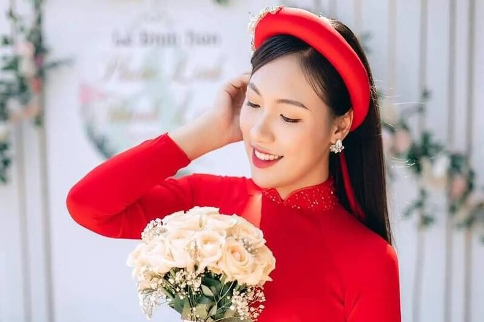 Gợi ý cho bạn 9 kiểu tóc đội mấn đẹp cho cô dâu khi mặc áo dài cực kỳ duyên dáng