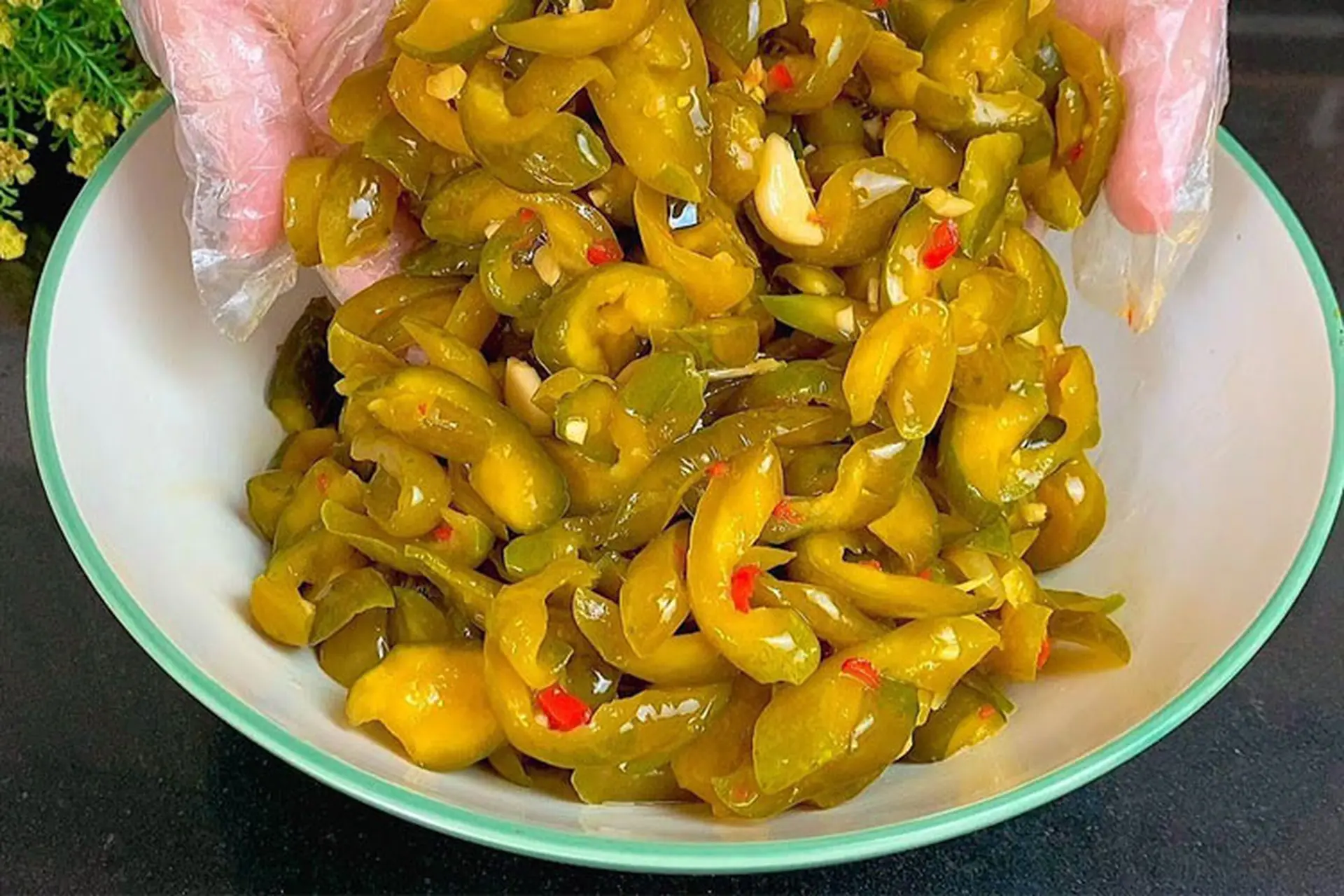 Dưa mắm - Món ăn đặc sản miền Tây Nam Bộ với hương vị chua mặn ngọt ấn tượng