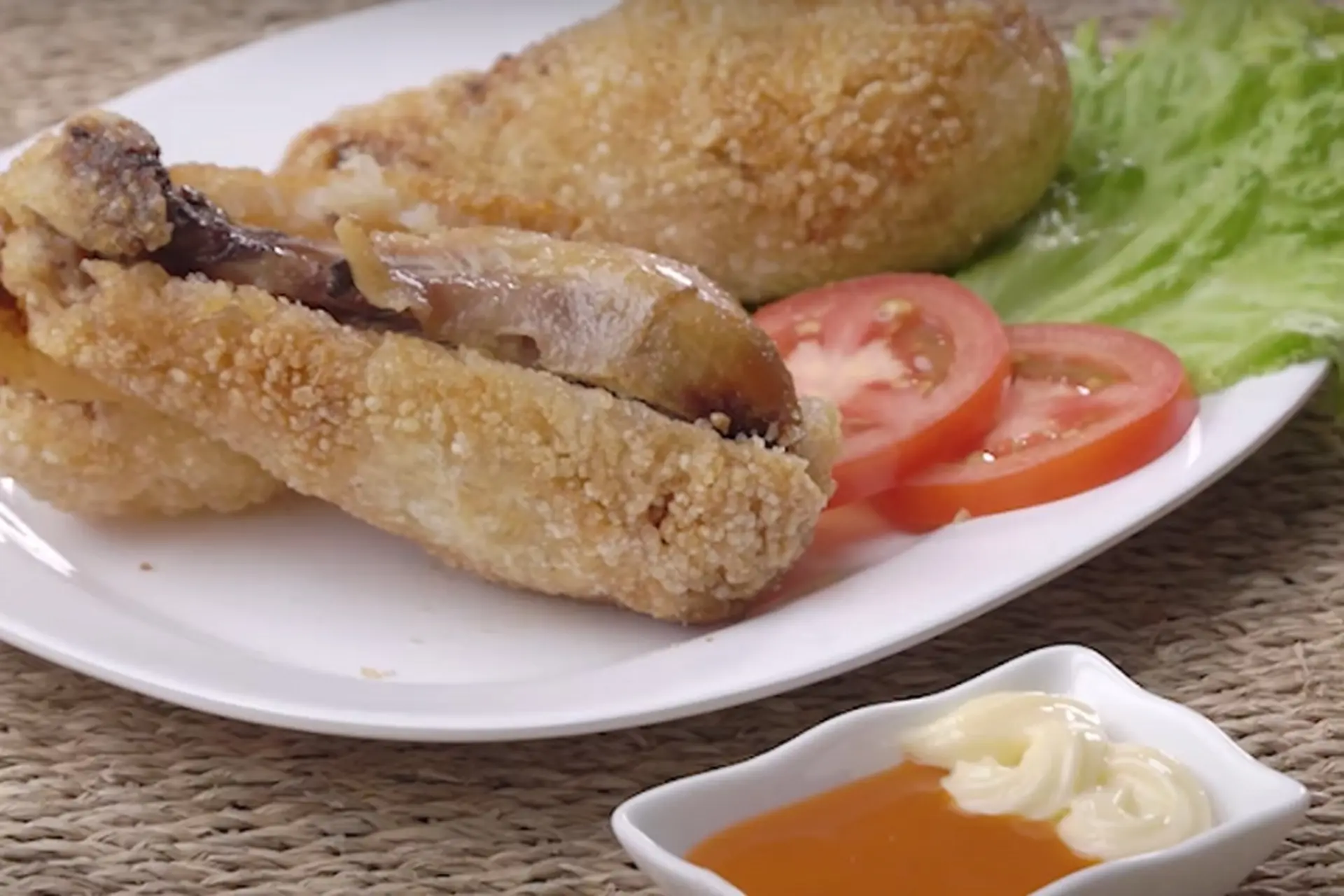 Mách bạn cách làm đùi gà bó xôi nóng hổi giòn rụm cho bữa tiệc thêm phần đặc biệt và độc đáo