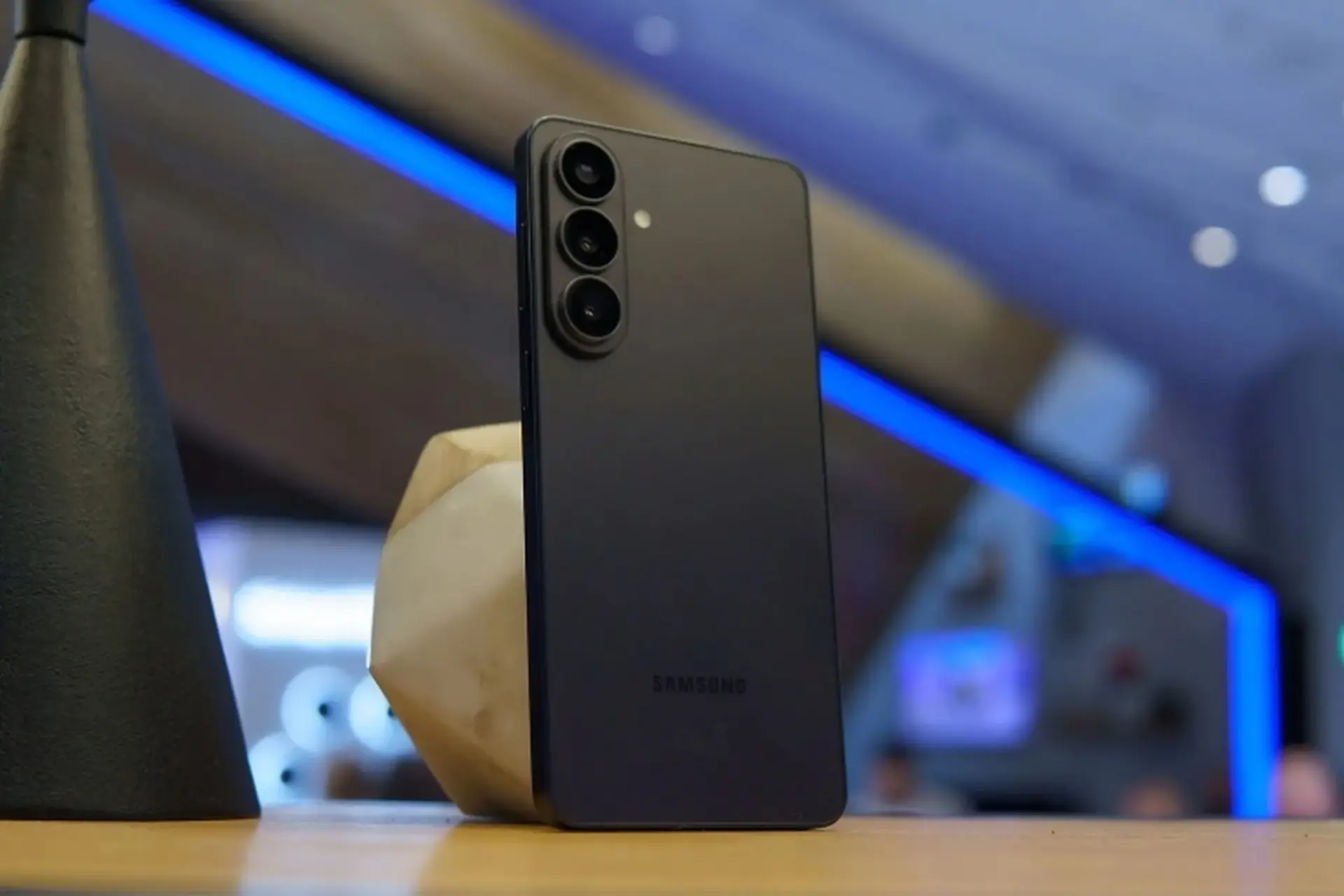 Dung lượng pin Samsung Galaxy S26 FE bao nhiêu mAh? Dùng được bao lâu mỗi ngày?