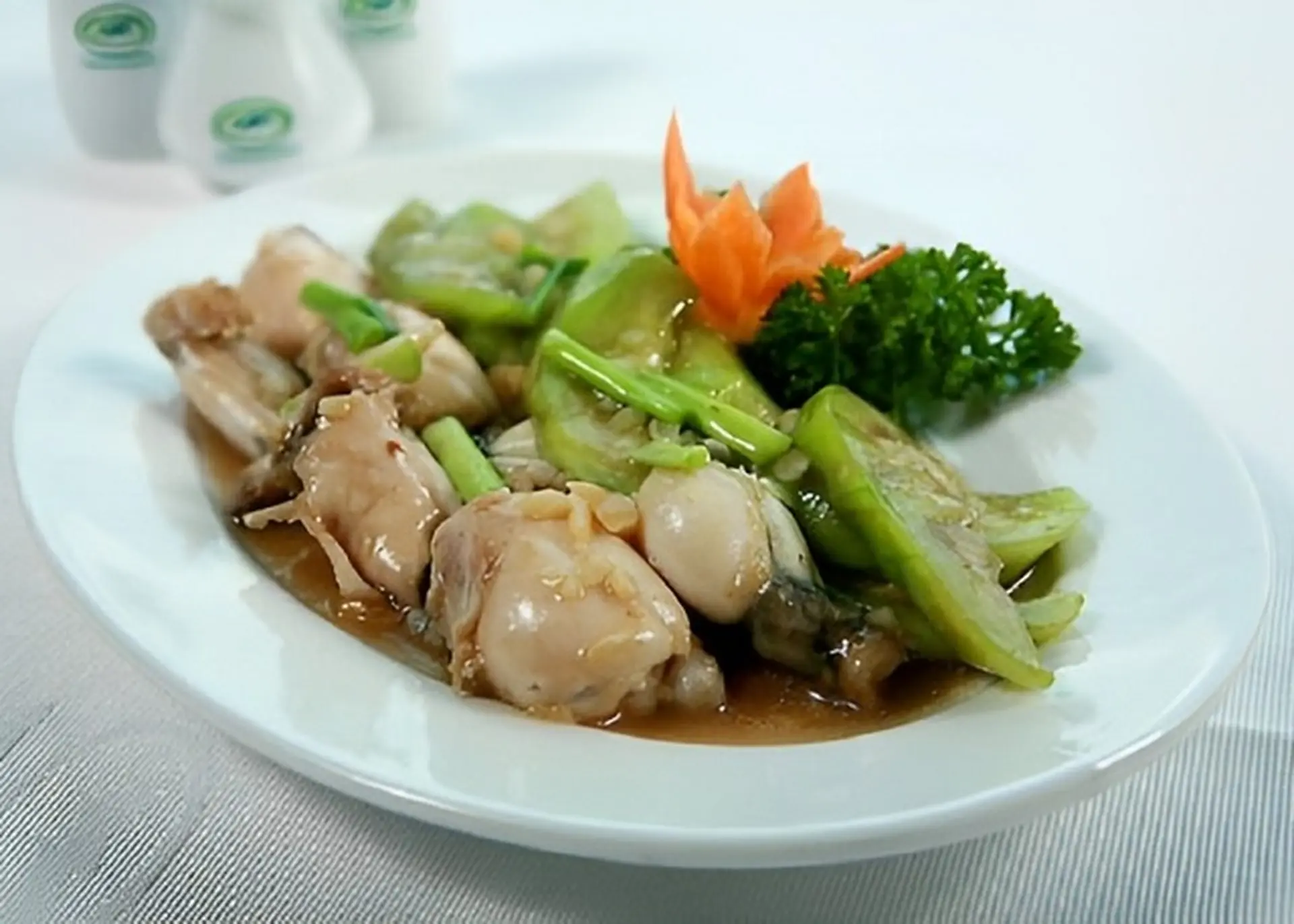 Hướng dẫn cách làm món ếch xào mướp​ thơm ngon, hấp dẫn cho bữa tối cùng gia đình