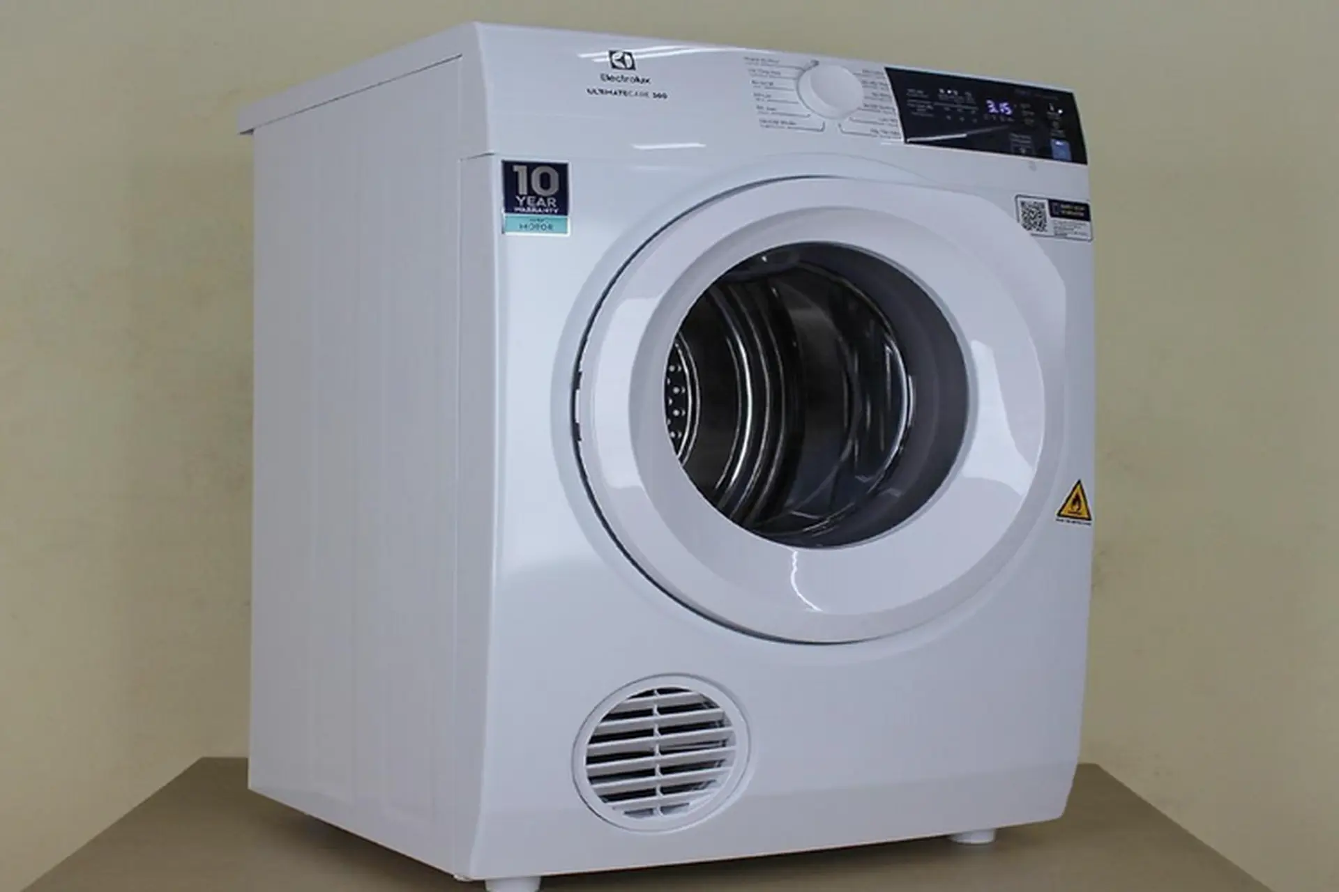 Đánh giá máy sấy thông hơi Electrolux EDV754H3WB: Nhỏ gọn nhưng hiệu quả, công nghệ sấy hiện đại