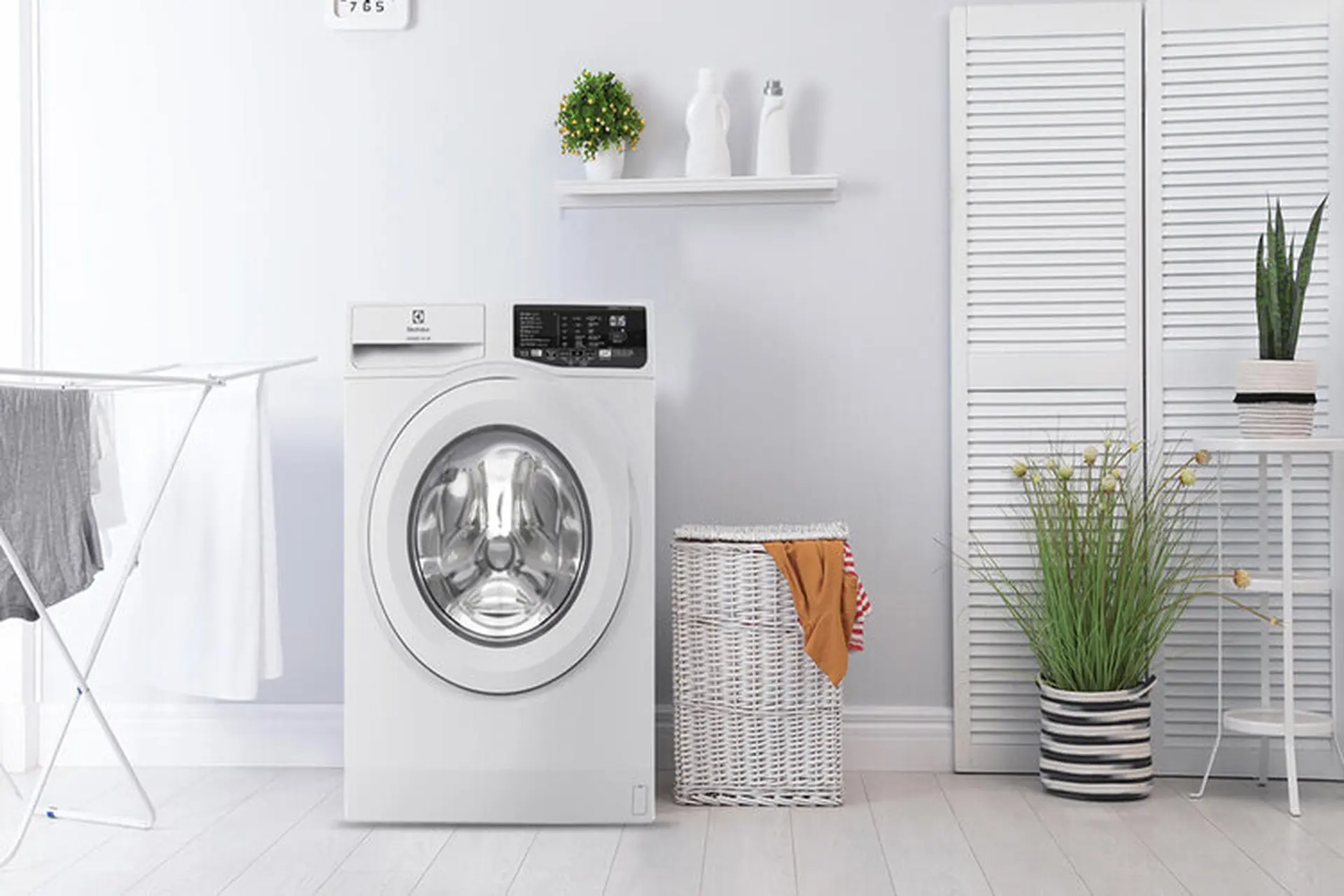 Đánh giá máy giặt Electrolux Inverter 10 kg EWF1025DQWB, máy giặt cửa trước hiện đại, tiết kiệm điện năng