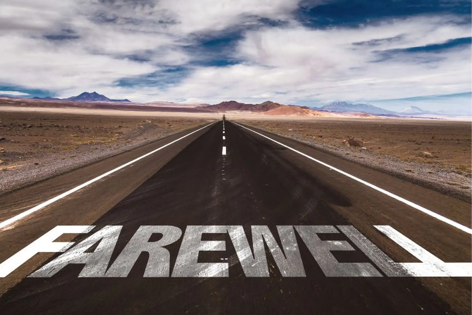 Farewell là gì? Bí quyết tổ chức tiệc farewell ý nghĩa dành cho đồng nghiệp thân thiết