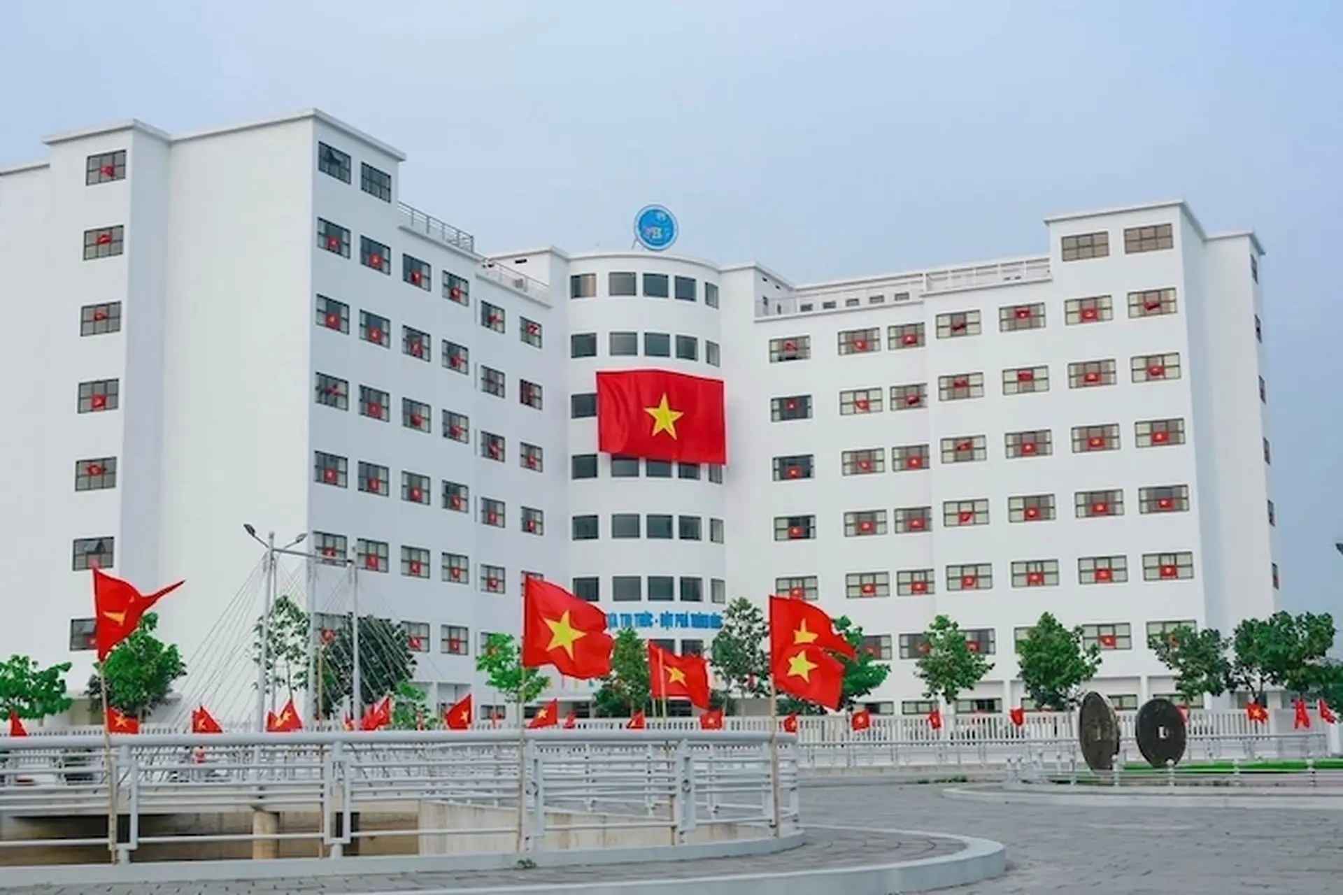 FBU là trường gì mà nhiều thí sinh quan tâm khi chọn ngành kinh tế tại Hà Nội?