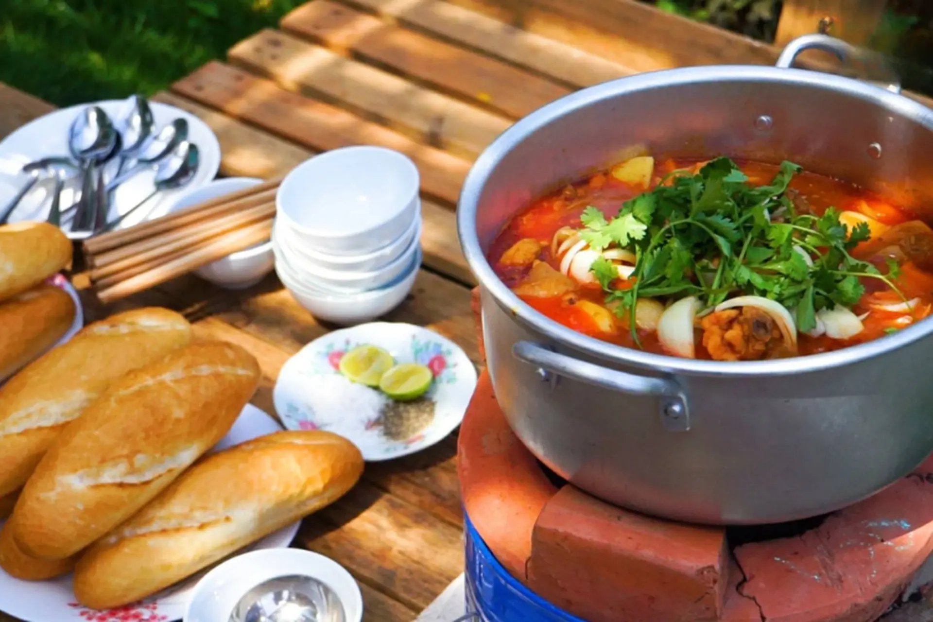 Mách bạn 3 công thức gà nấu cá mòi thơm ngon, đậm đà, dễ thực hiện ngay tại nhà