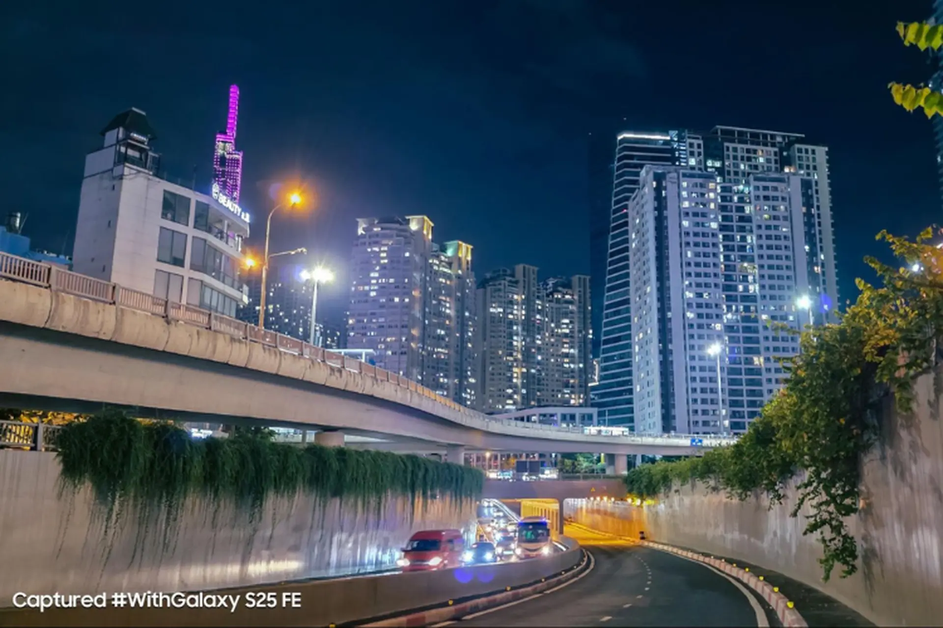 Galaxy S25 FE biến mọi khoảnh khắc đêm thành những khuôn hình đáng giá