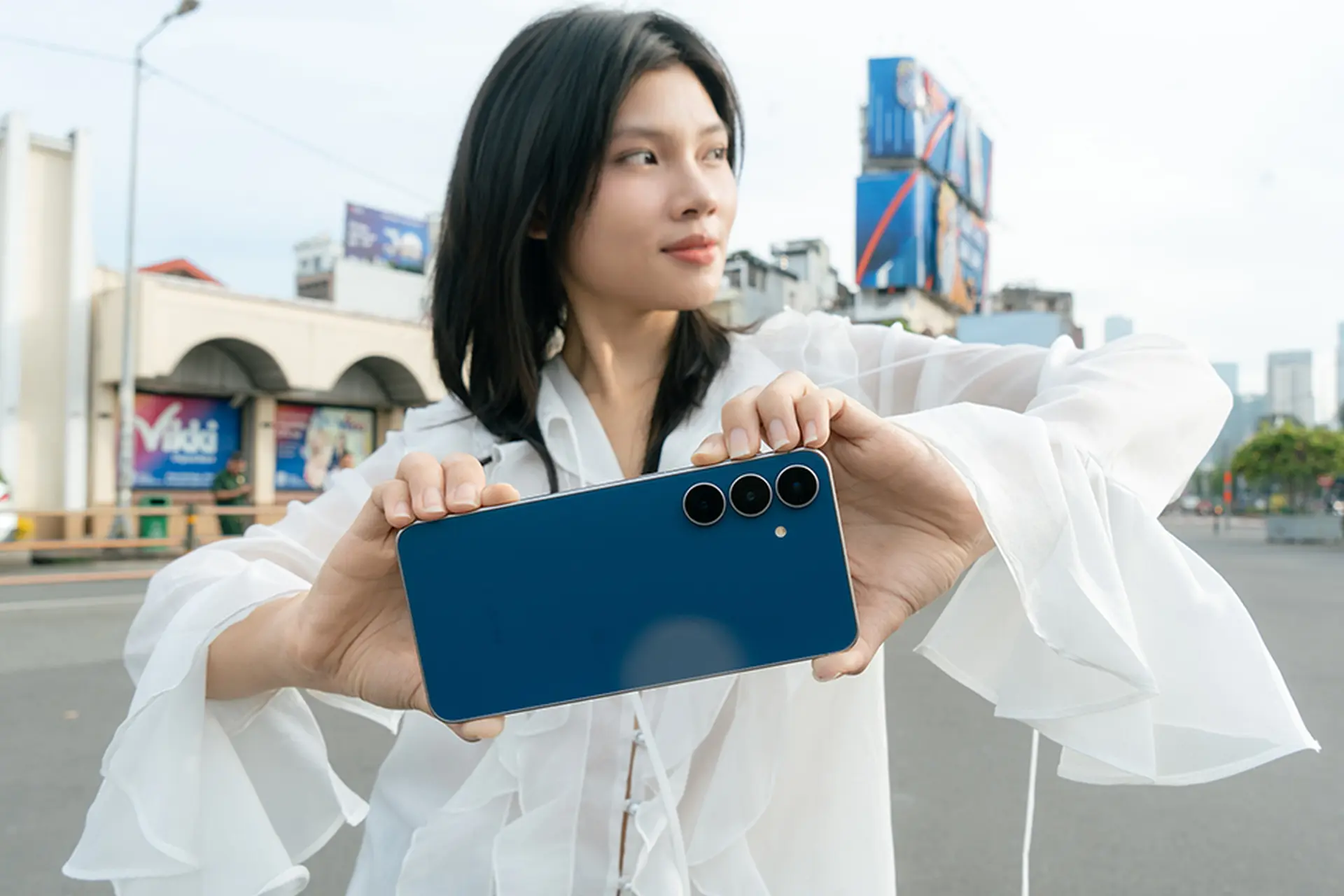 Galaxy S25 FE đang gây sốt: Mức giá cận cao cấp nhưng trải nghiệm không thua kém flagship