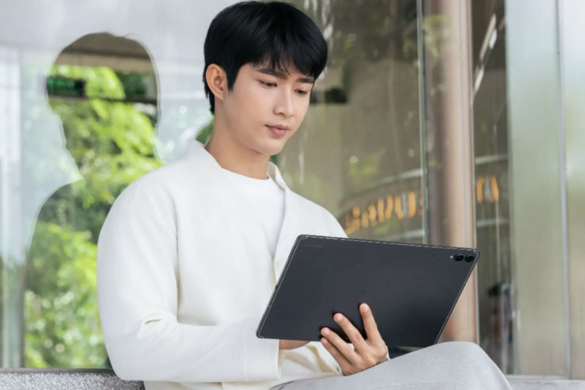 Đa nhiệm xuất sắc và sáng tạo cùng AI, Galaxy Tab S12 Ultra xứng danh trợ thủ hàng đầu của dân văn phòng