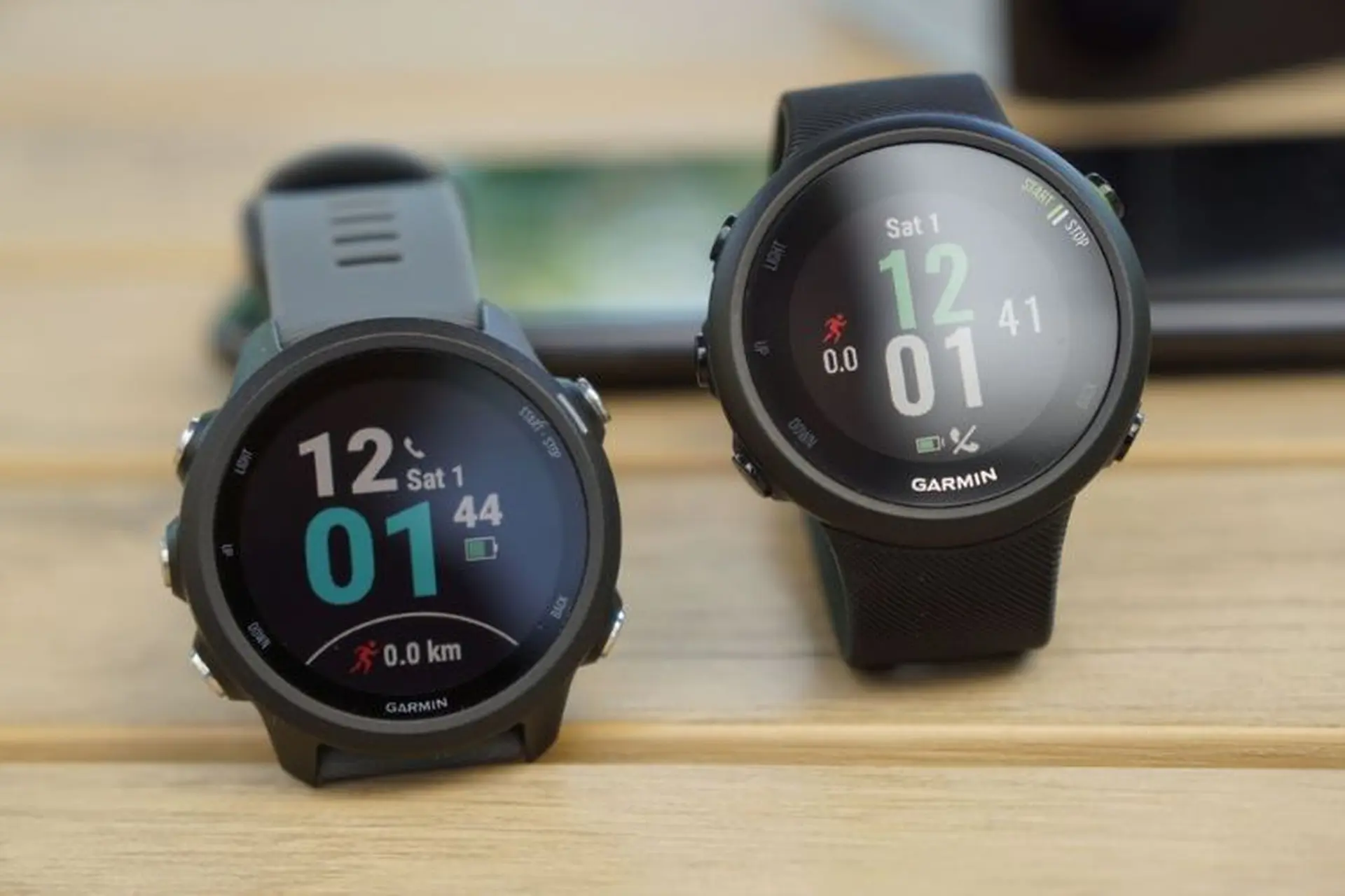 So sánh Garmin 45 vs 245: Đồng hồ thông minh nào đáng mua cho người chạy bộ?