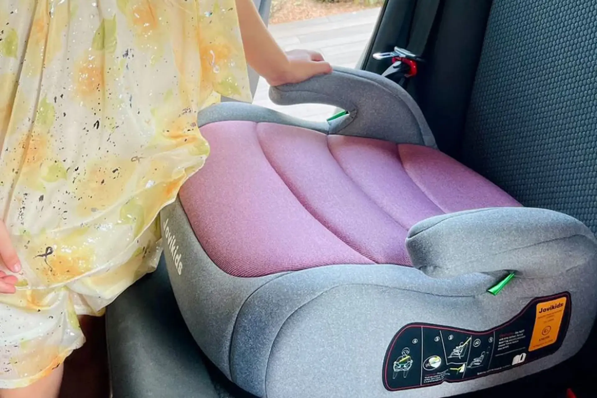 Ghế ô tô trẻ em Jovikids OHHO: Đảm bảo an toàn cho bé từ 6 đến 12 tuổi khi di chuyển bằng xe hơi