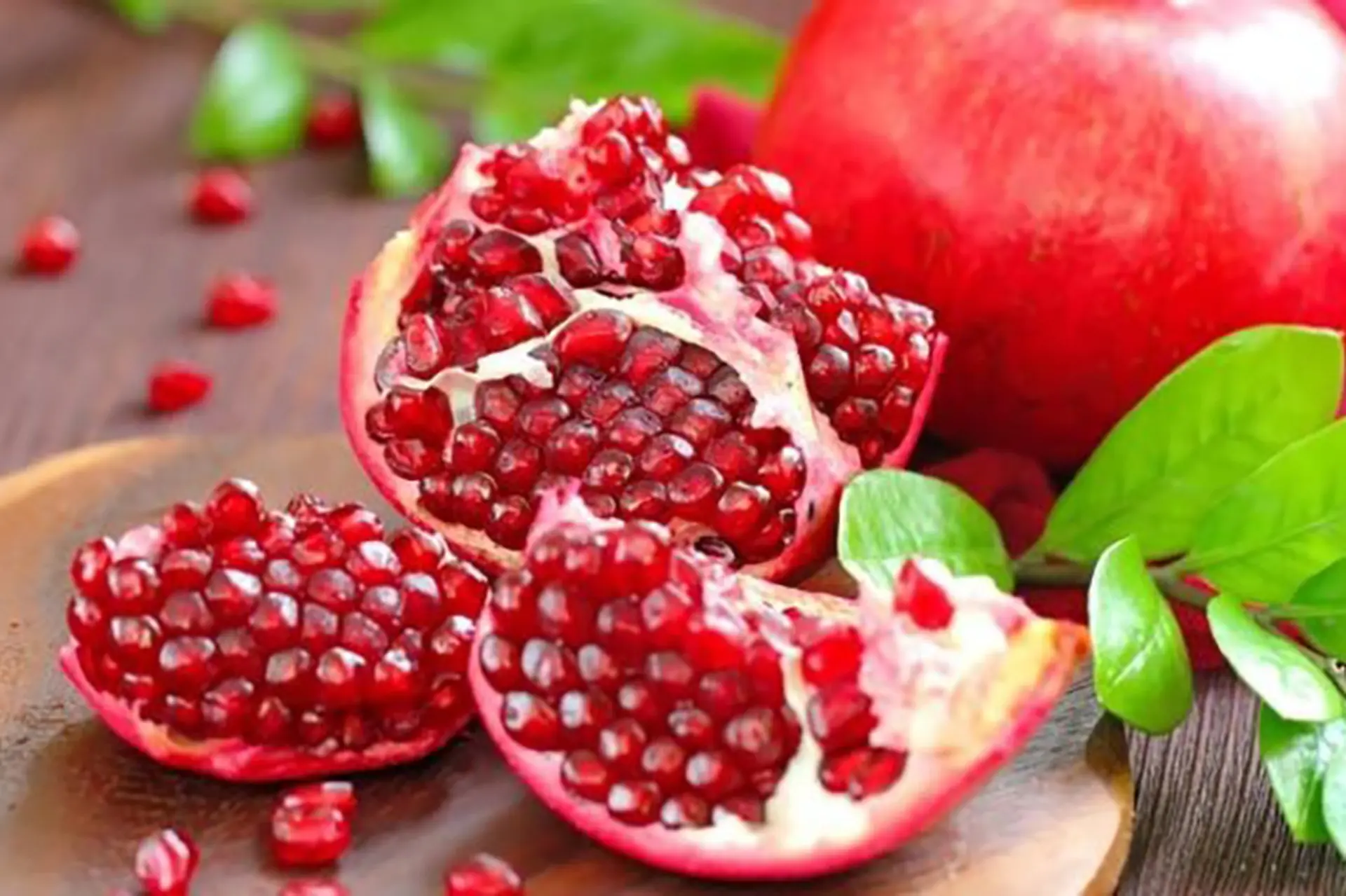 Giải đáp: Lựu bao nhiêu calo? Ăn nhiều lựu có béo không? Lựu làm món gì ngon?
