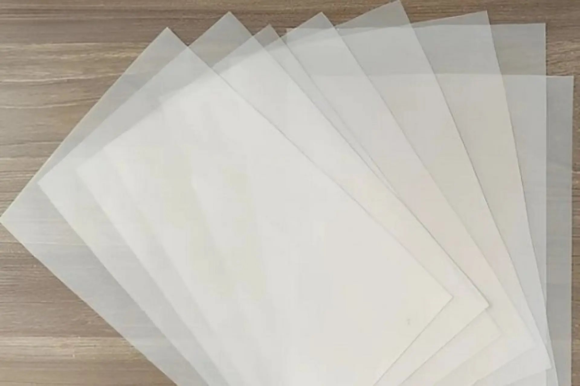 Giấy can là gì? Ưu điểm, phân loại và ứng dụng phổ biến trong thực tế mà bạn nên biết