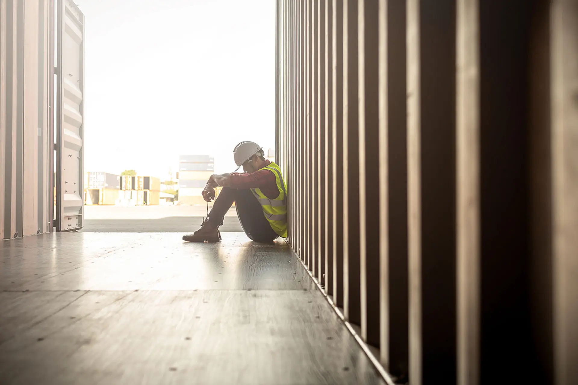 Góc khuất ngành logistics nằm ở đâu? Hé mở những áp lực phía sau ngành vận hành chuỗi cung ứng