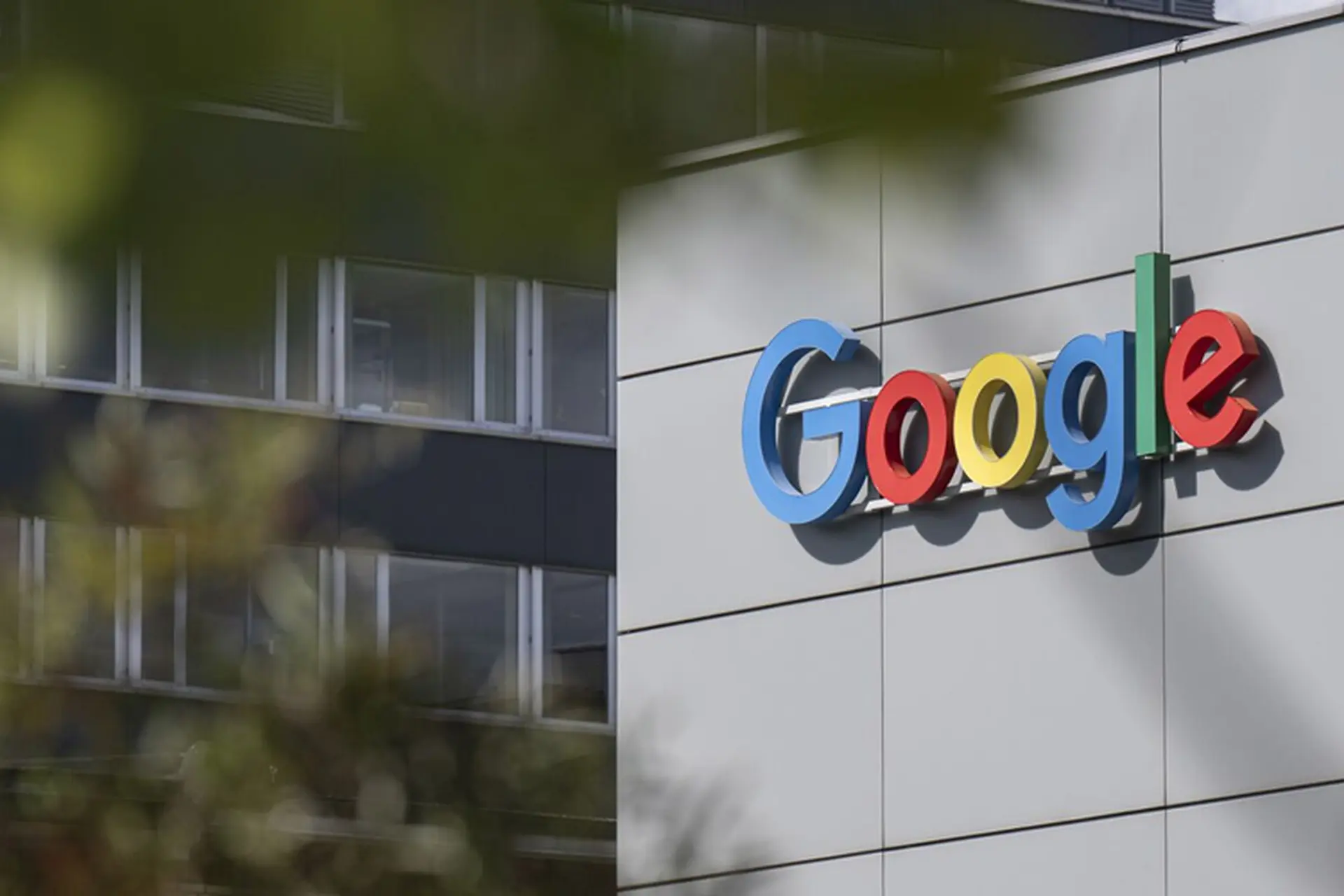 Google tiếp tục thỏa thuận tìm kiếm mặc cho vụ kiện chống độc quyền của DOJ