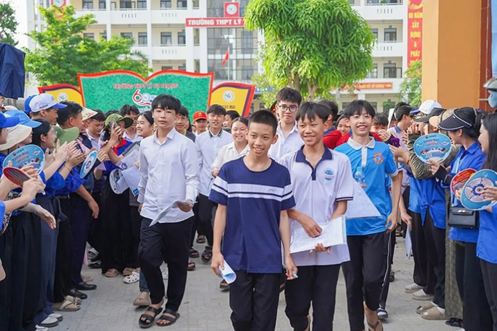 Đã có điểm chuẩn lớp 10 Hà Tĩnh 2025 - Cập nhật thông tin cho tân học sinh lớp 10 tại Hà Tĩnh