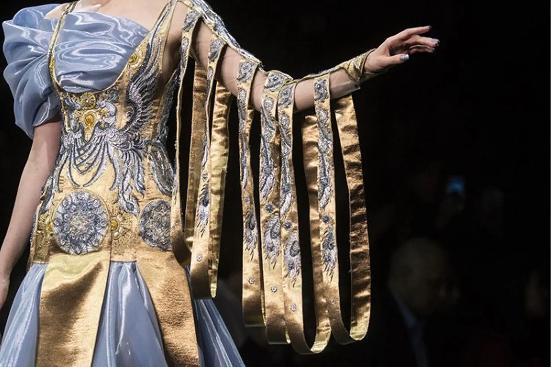 Haute couture là gì? Haute couture có những quy chuẩn nghiêm ngặt như thế nào?