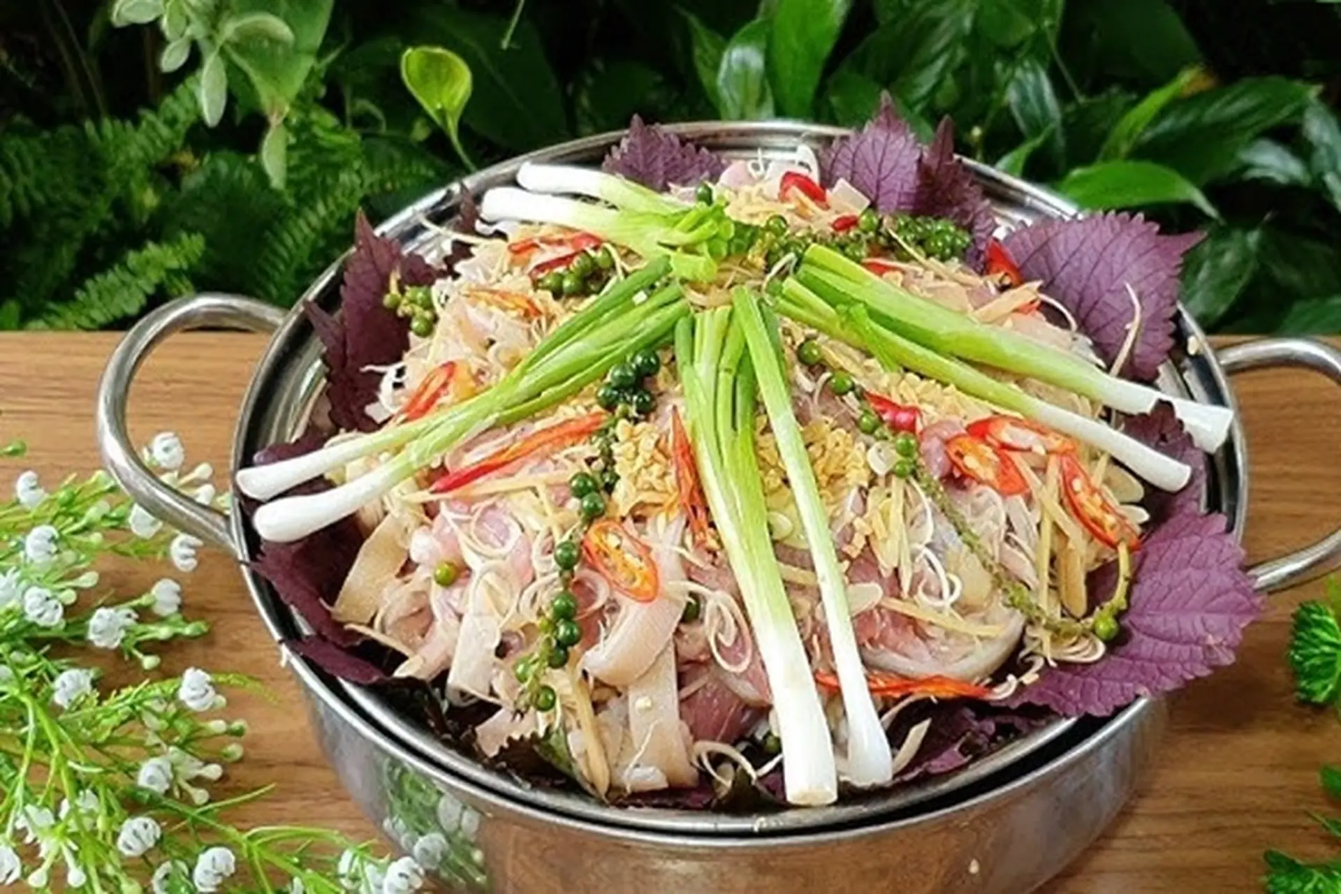 Hướng dẫn cách làm heo rừng hấp tía tô, món ngon dân dã, đậm đà đầy hấp dẫn