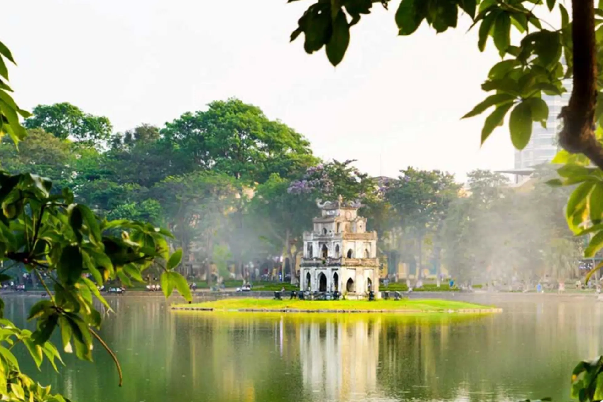 Khám phá hình ảnh Hồ Gươm Hà Nội - Biểu tượng của Hà Nội làm say đắm bao du khách gần xa