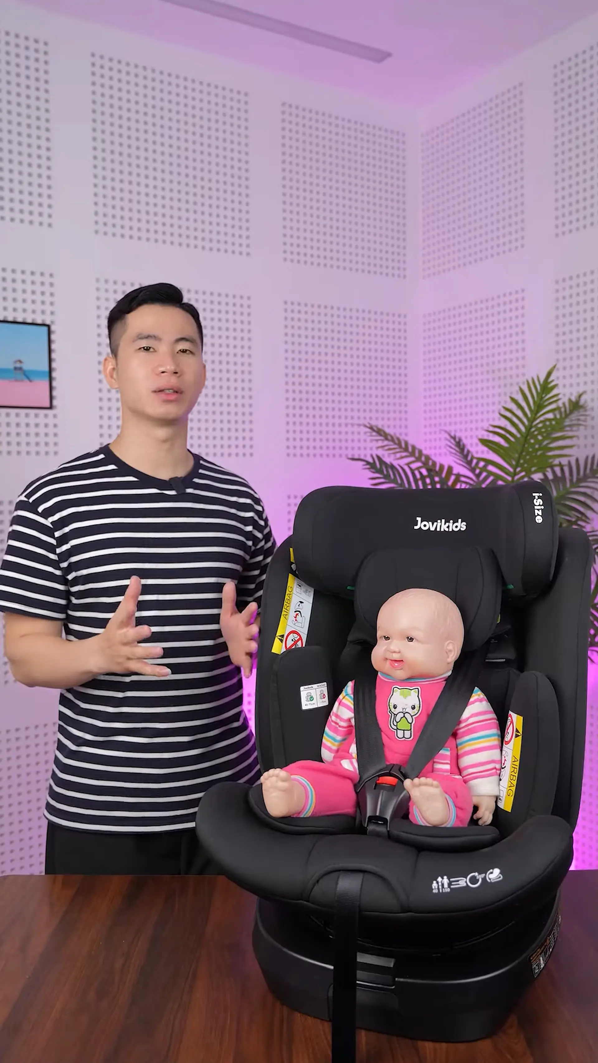 Ghế ô tô xoay 360 độ Jovikids Ranger TT, đảm bảo an toàn cho em bé khi trên ô tô