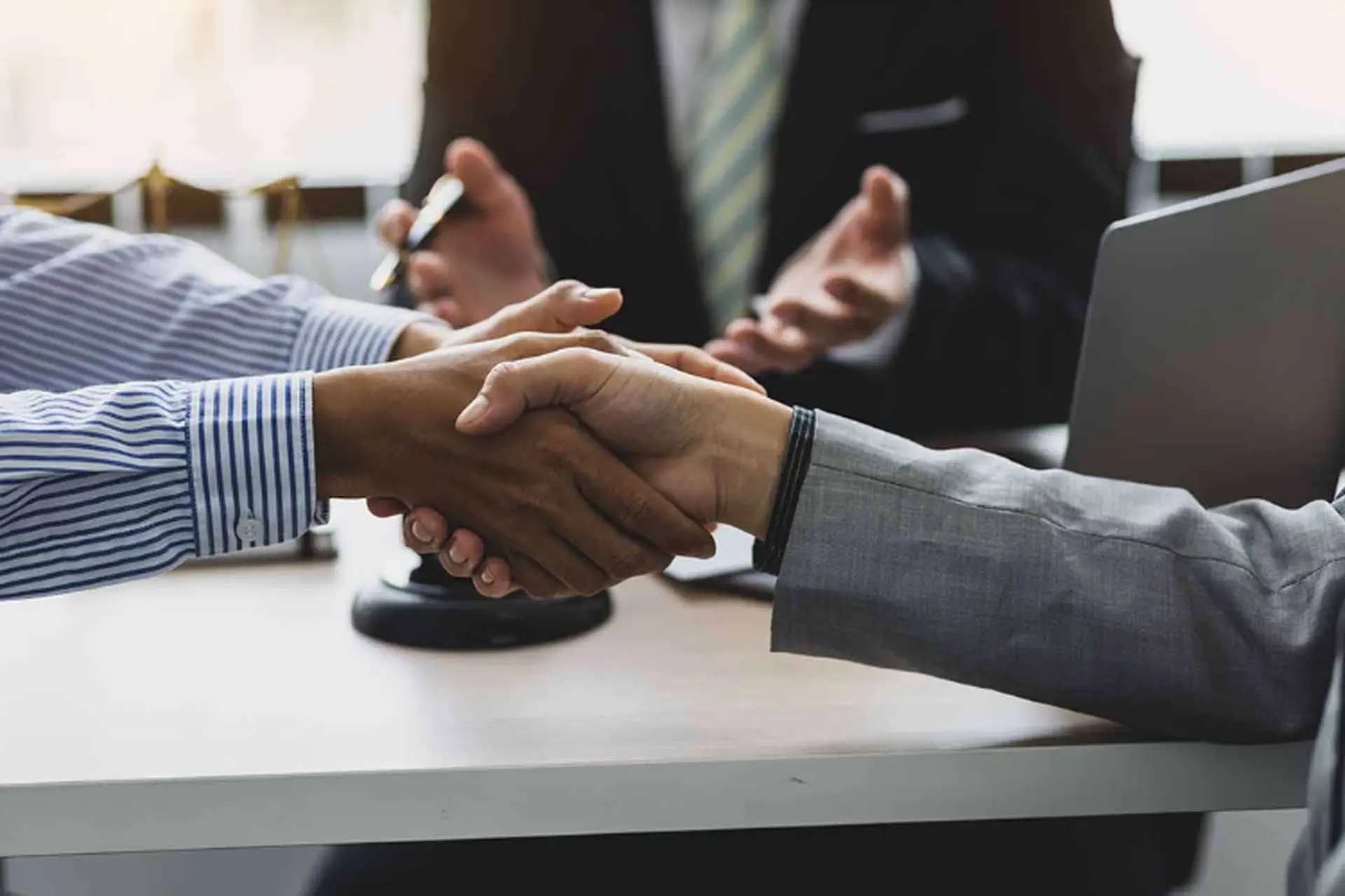 Hòa giải là gì? Các hình thức hòa giải phổ biến trong giải quyết tranh chấp