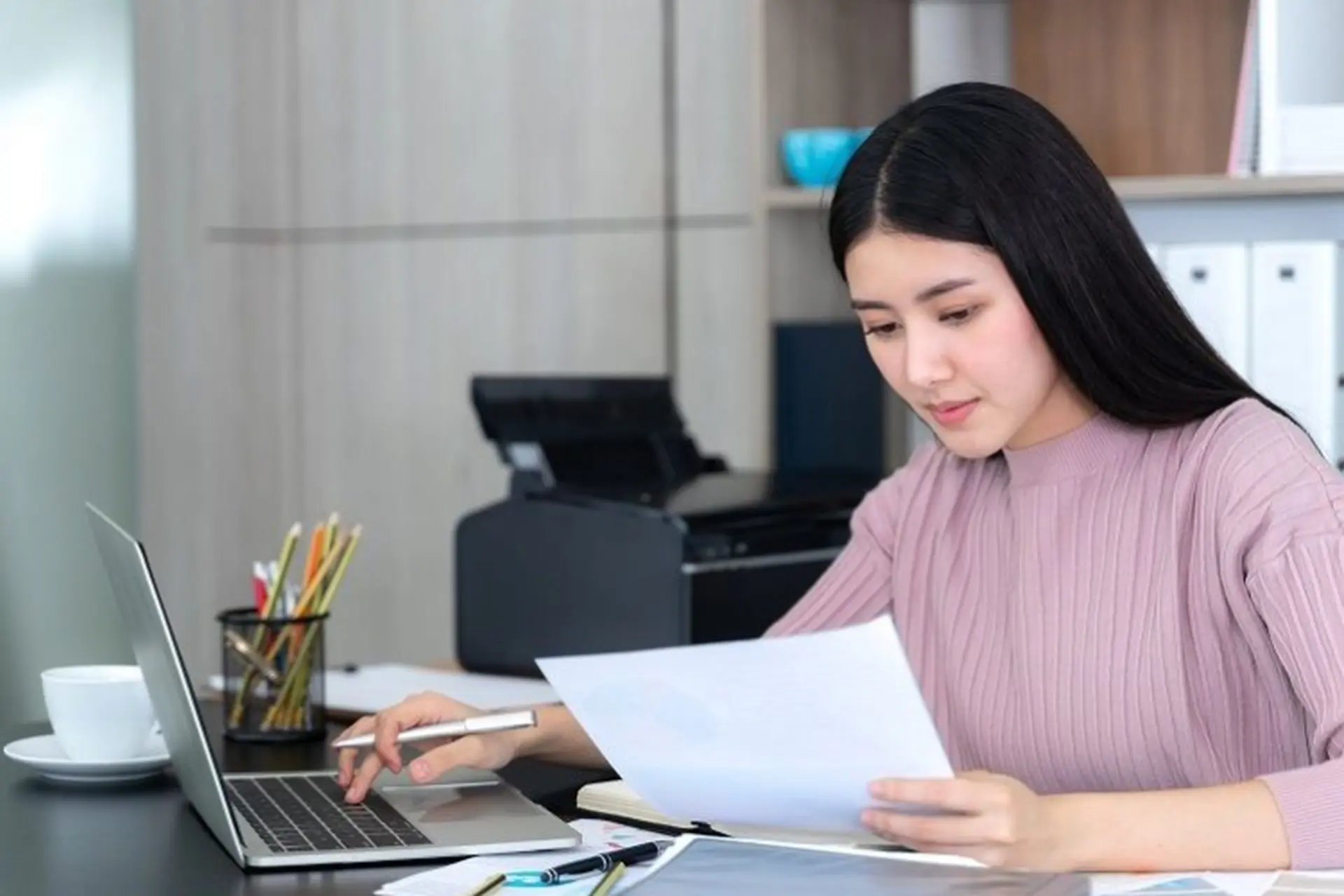 Hoàn thành tiếng Anh là gì? Tổng hợp nghĩa, cách sử dụng và các ví dụ thực tế