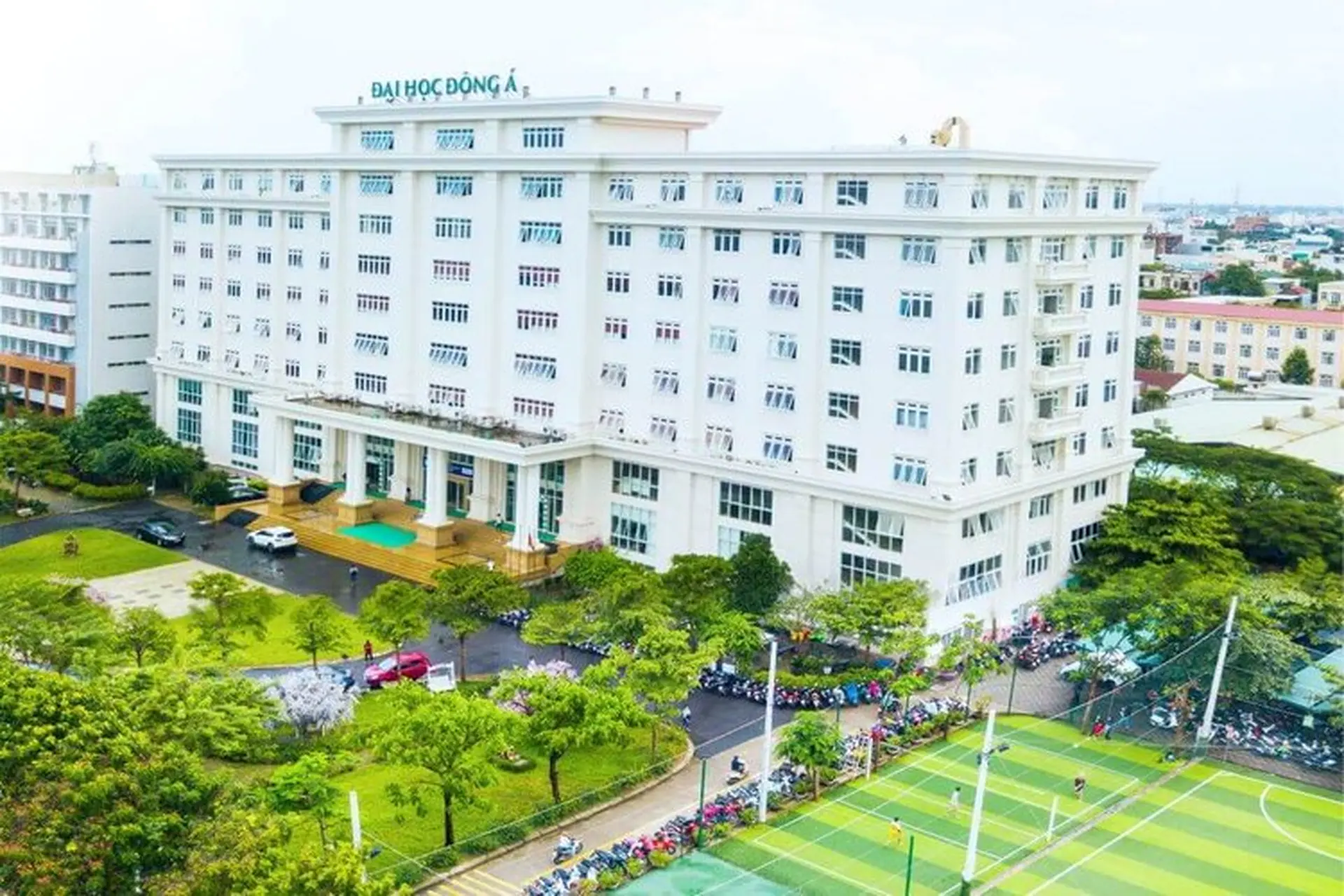 Thông tin học phí Đại học Đông Á 2025 mới nhất và các chính sách hỗ trợ học phí cho sinh viên