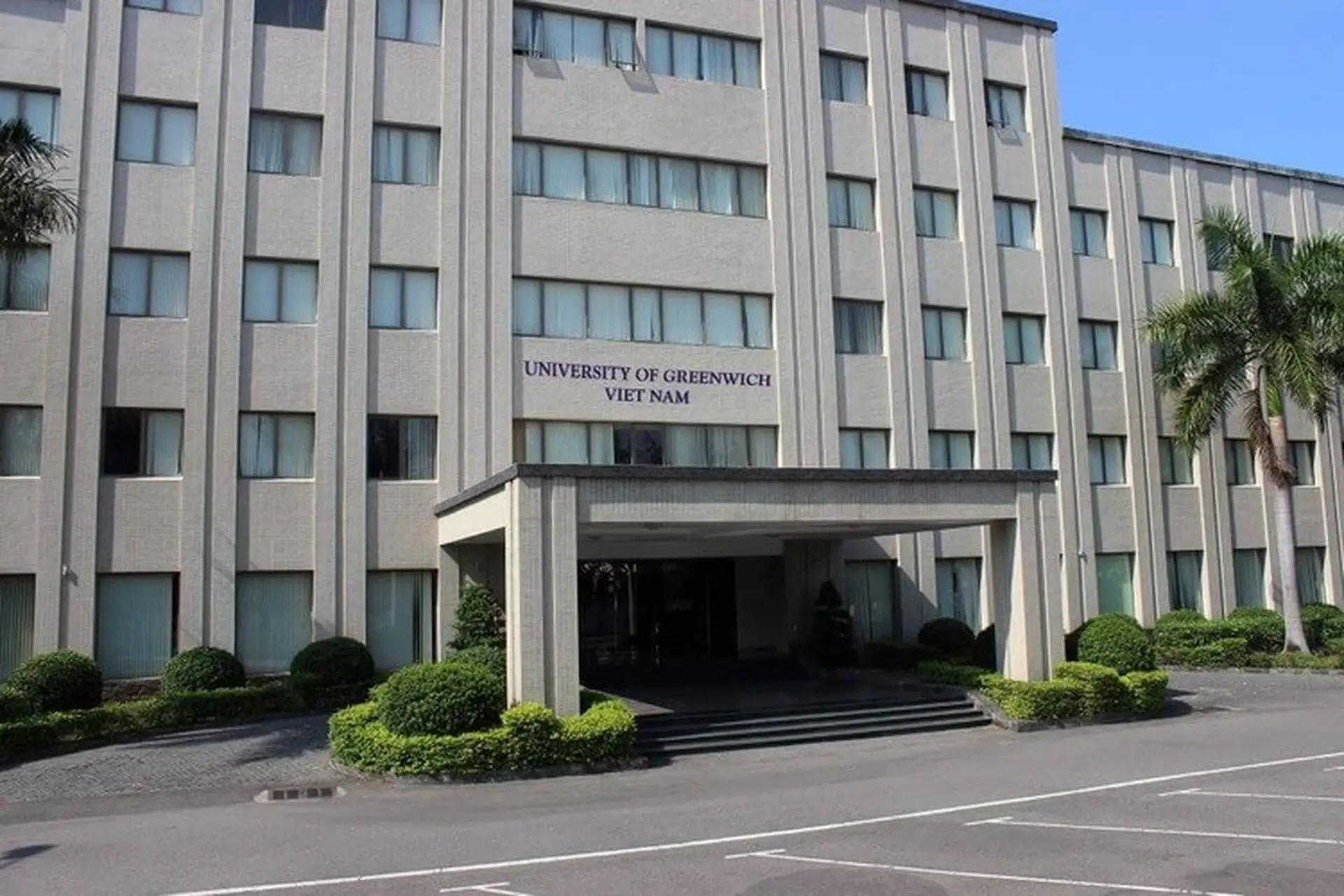 Tìm hiểu học phí Greenwich 2025: Thông tin chi tiết cho thí sinh và phụ huynh