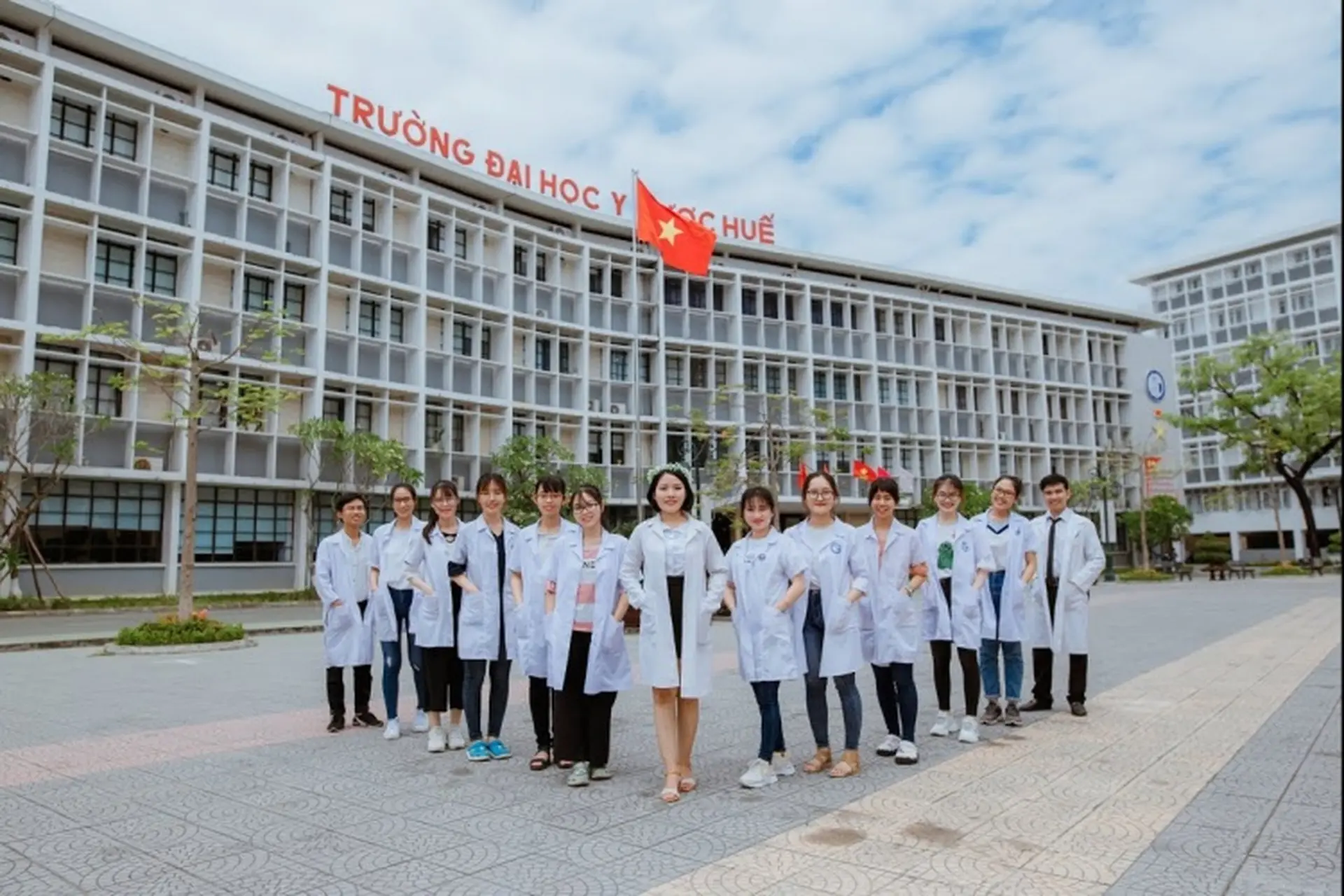 Học phí Y Huế 2025 là bao nhiêu? Tìm hiểu về ngôi trường đào tạo y, bác sĩ nổi tiếng