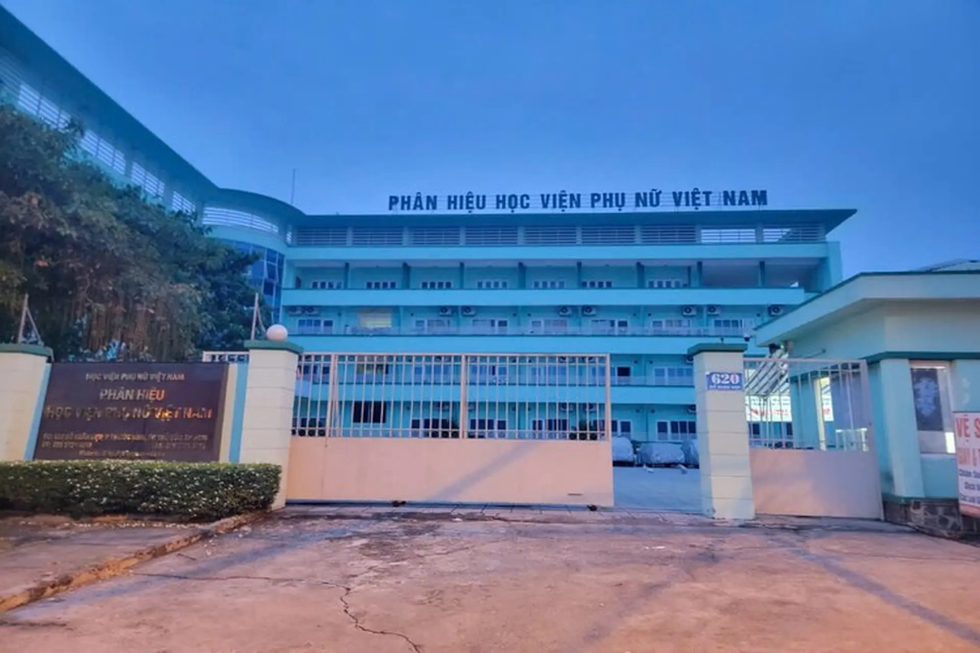Học viện Phụ nữ điểm chuẩn chi tiết các ngành năm 2024 và dự kiến điểm chuẩn 2025