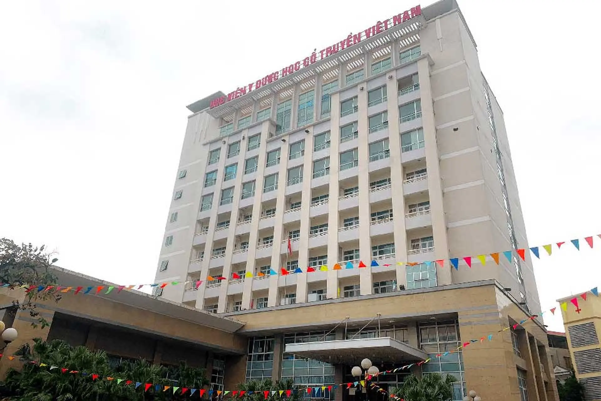 Điểm chuẩn Học viện Y Dược học cổ truyền Việt Nam 2025 tăng hay giảm? Xem ngay để biết!