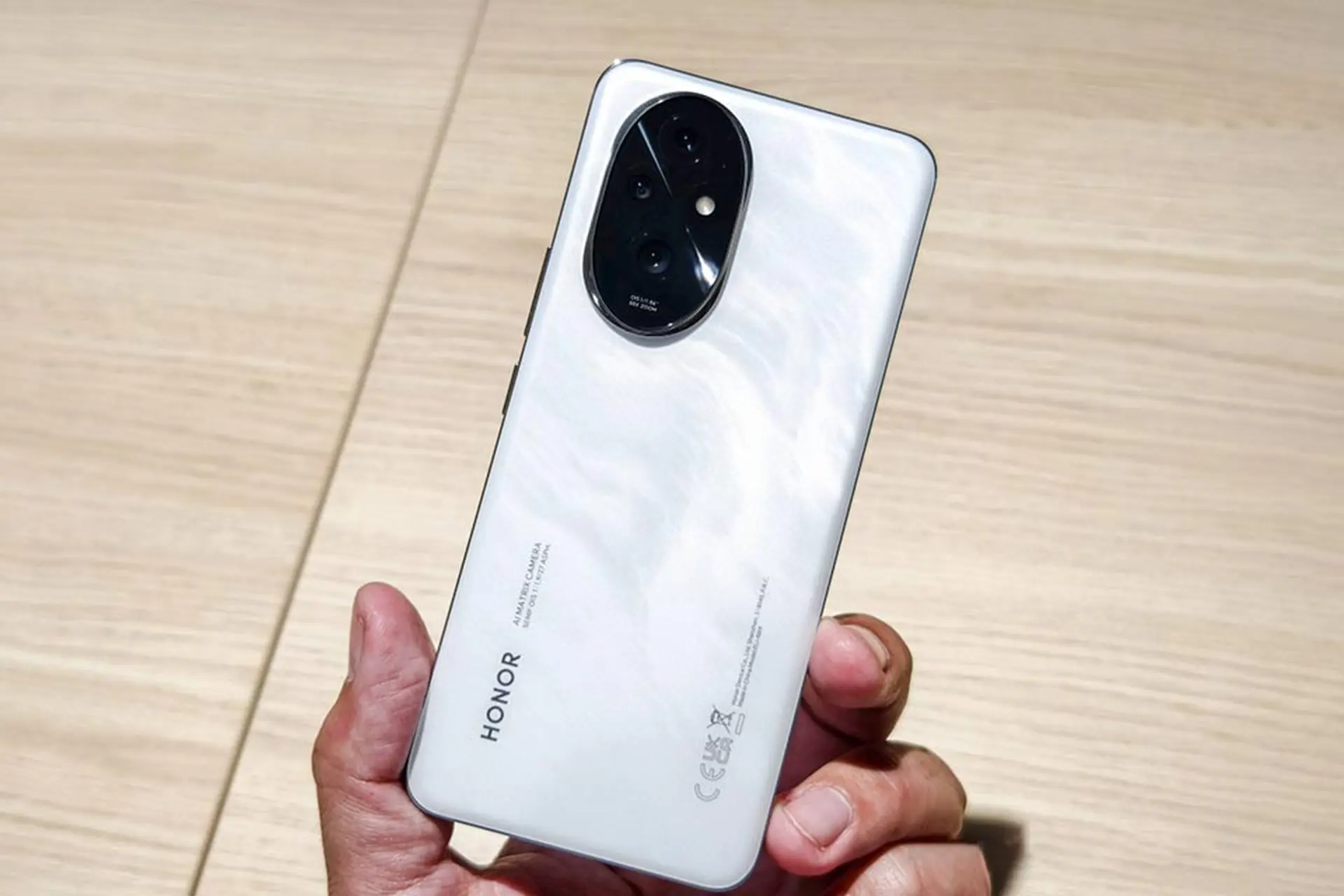 HONOR 200 5G: Bỏ ra hơn 12 triệu đồng, bạn nhận lại được gì trên chiếc máy này?