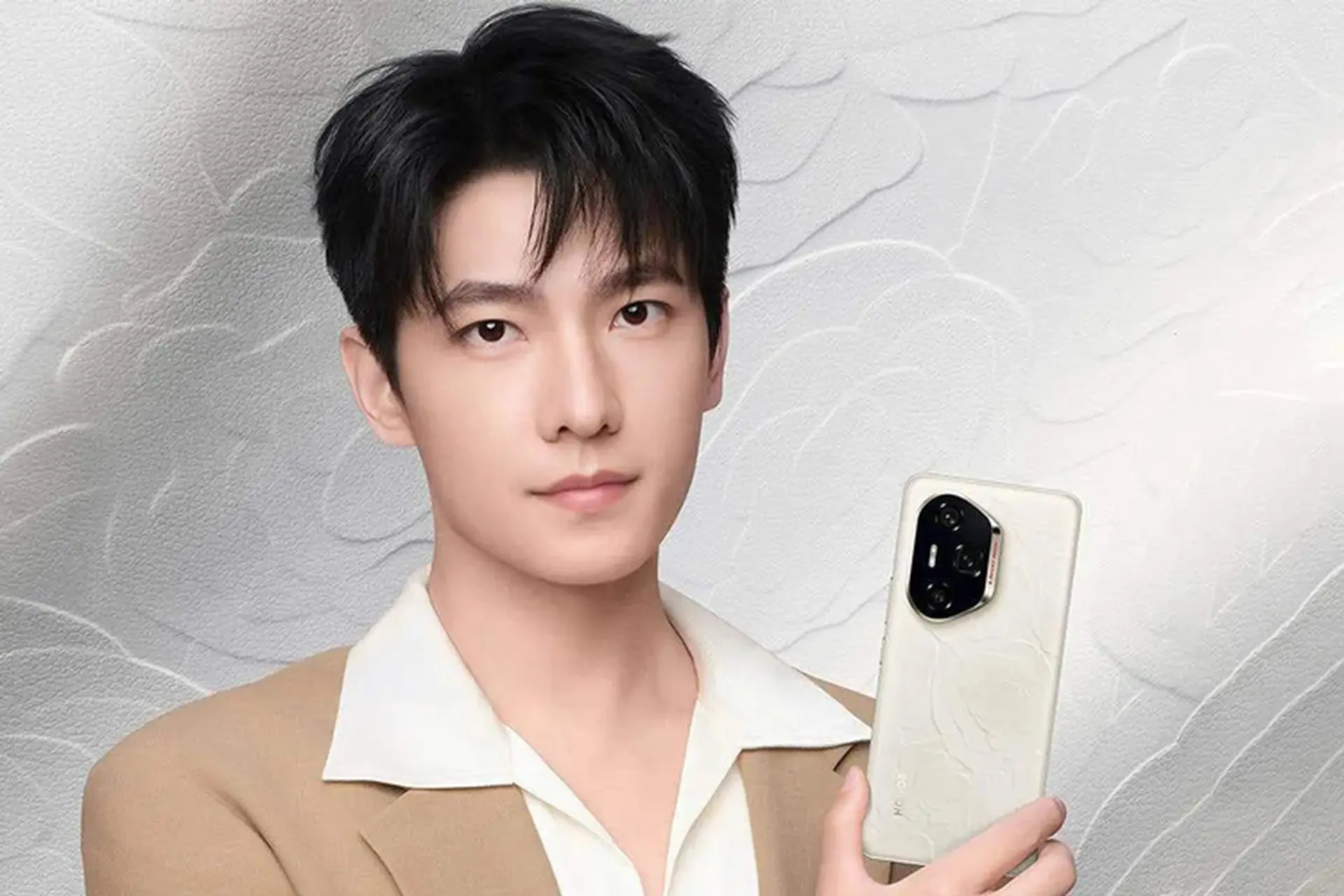 Honor 300 Ultra ra mắt với camera tiềm vọng 50MP và Snapdragon 8 Gen 3