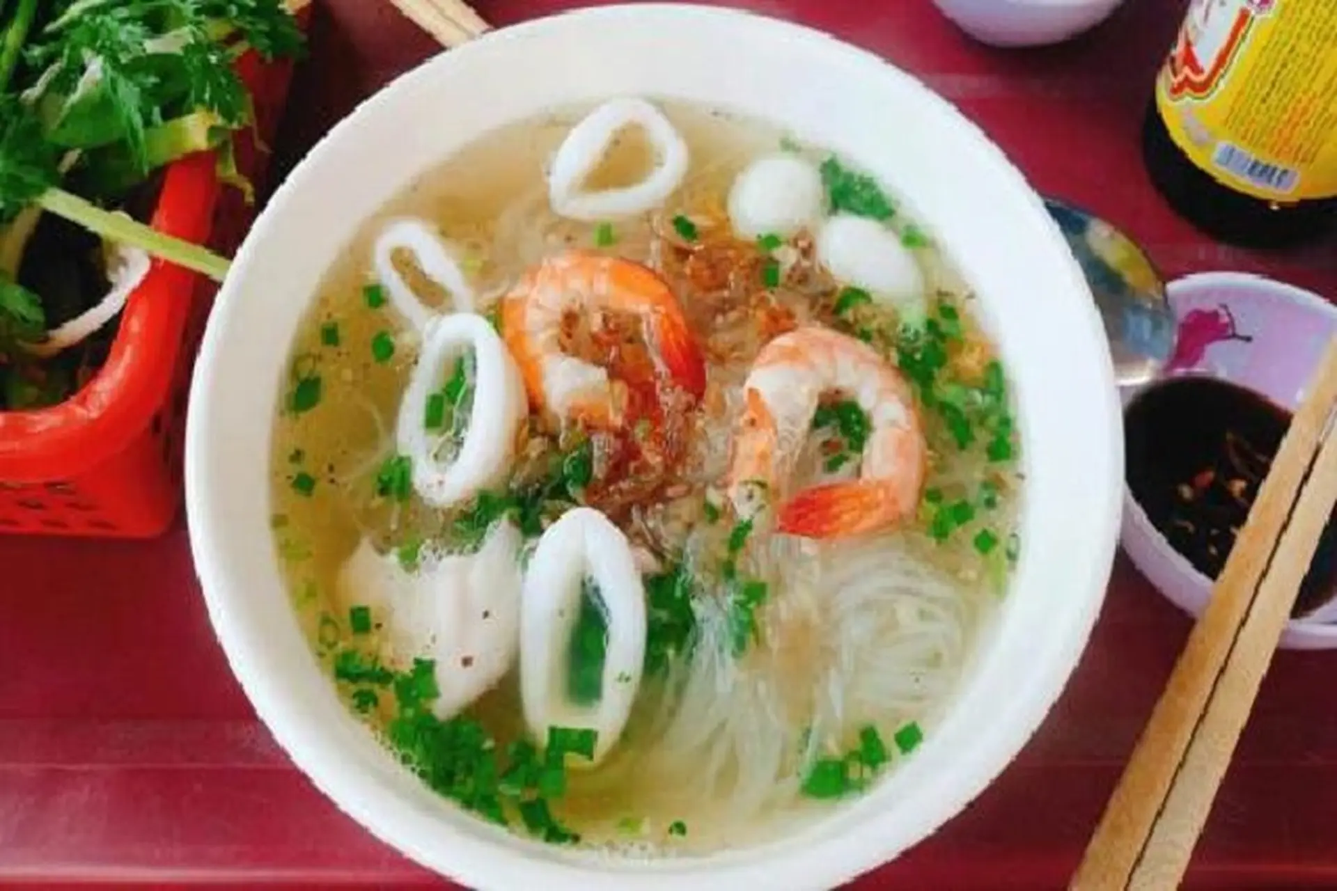 Chi tiết cách nấu hủ tiếu hải sản ngon miệng, dinh dưỡng và thơm lừng cho bữa sáng hoàn hảo