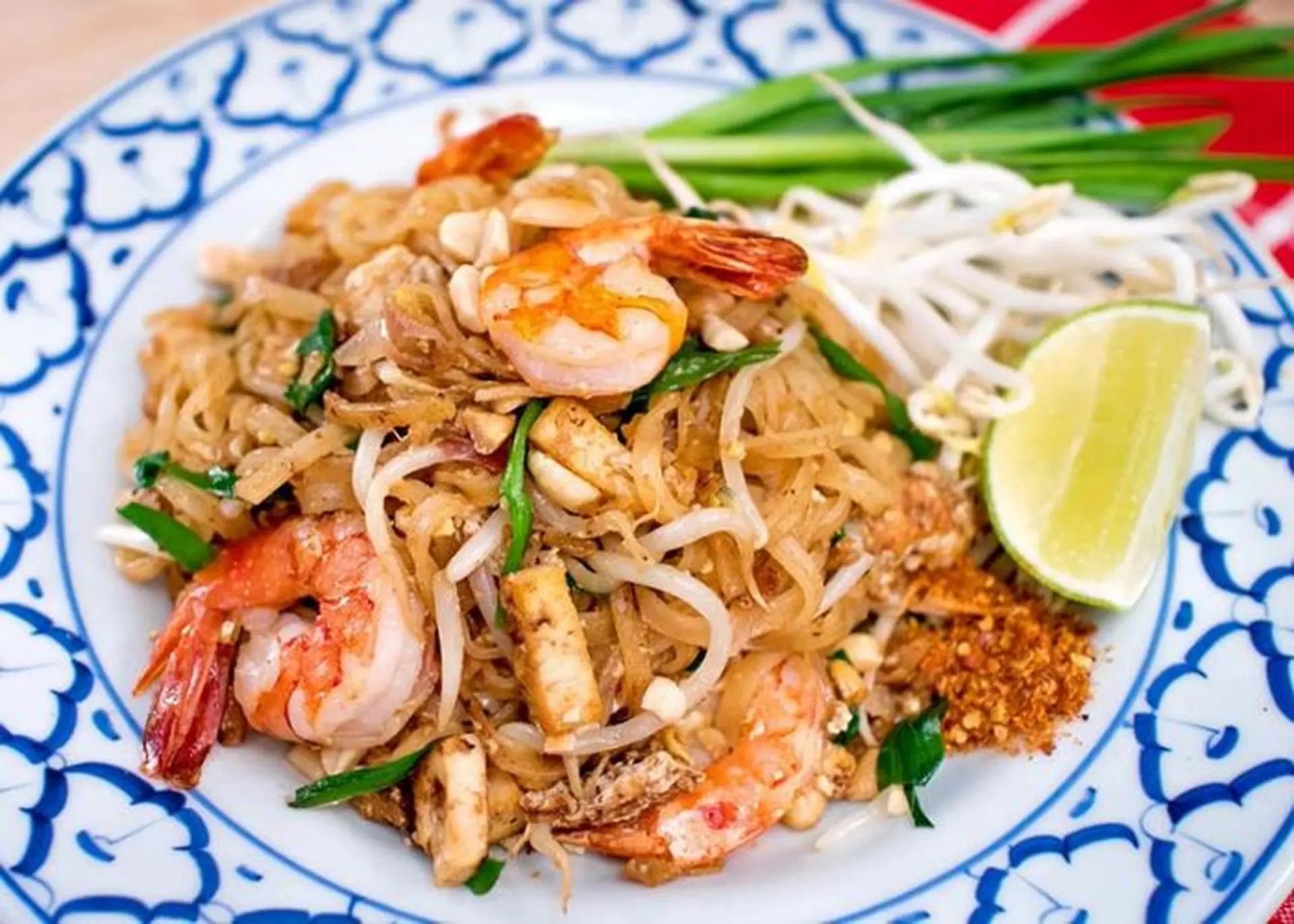 Trổ tài làm hủ tiếu xào kiểu Thái ngon chuẩn nhà hàng chiêu đãi người thân yêu
