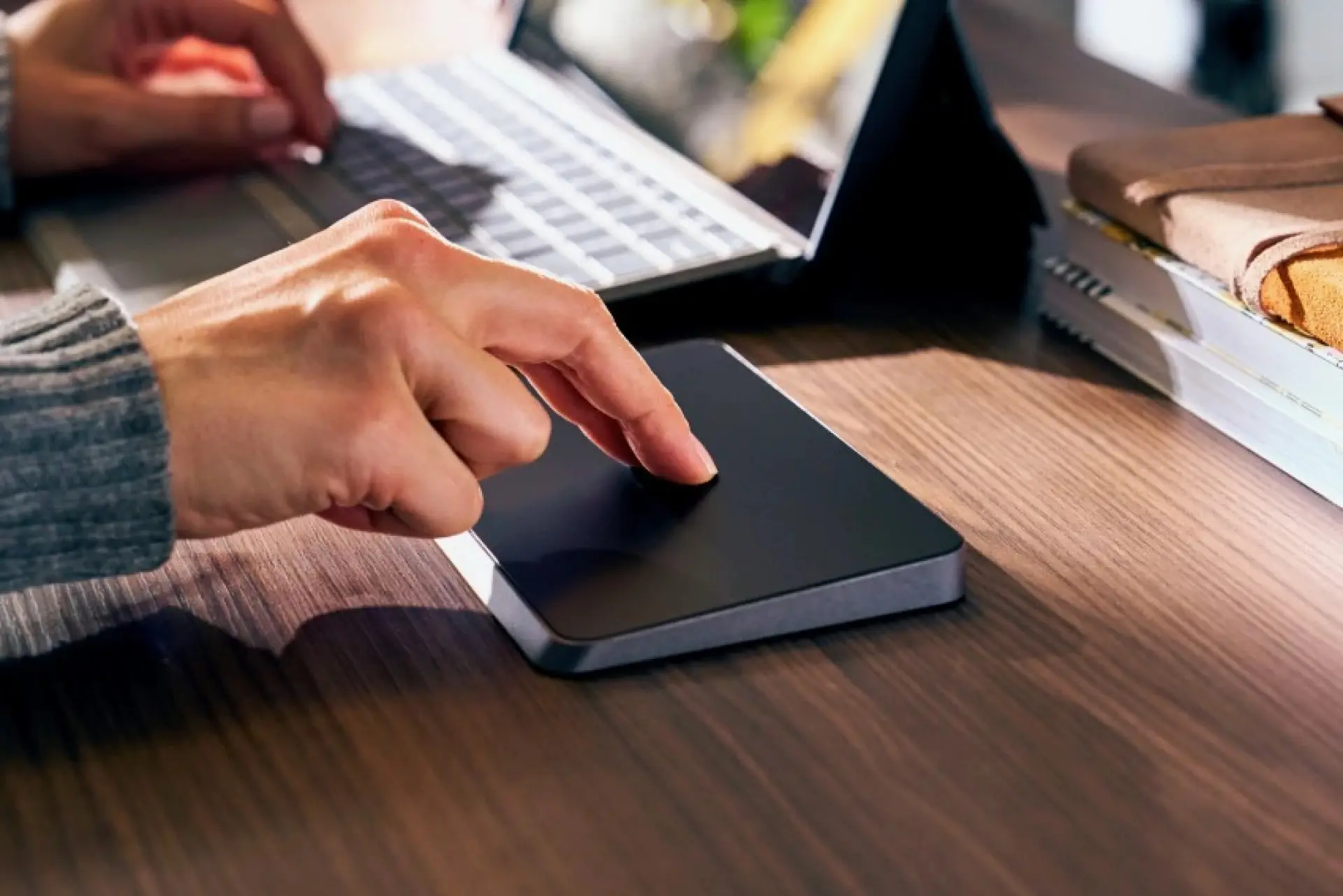 HyperSpace Trackpad Pro: Bàn rê khiến dân Windows phải “wow” như dùng Mac
