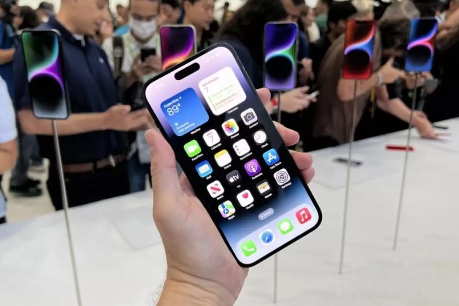 iPhone 14 Pro Max bị nóng máy là do đâu? Cách khắc phục như thế nào? Tìm hiểu ngay!