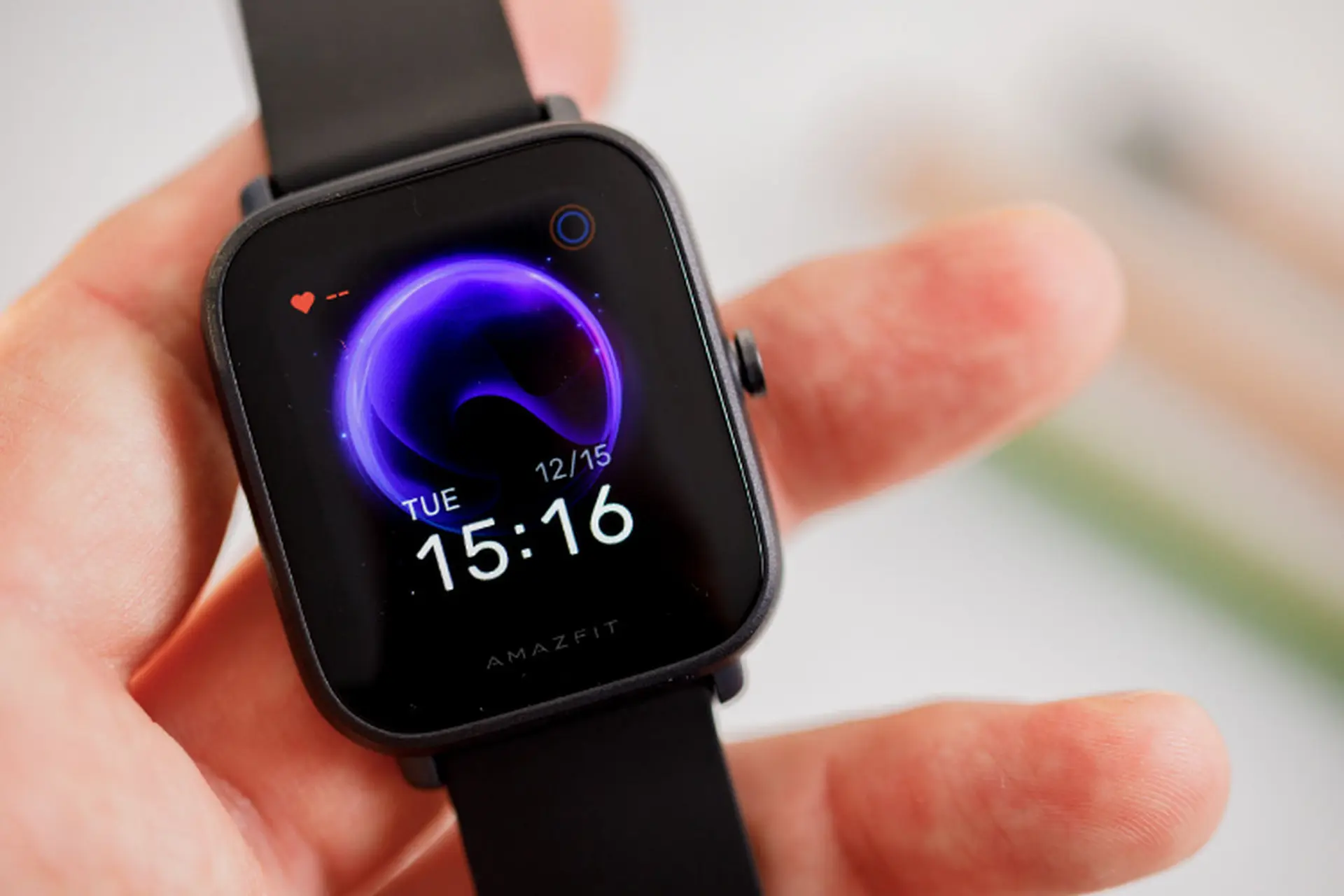 Ion X là gì? Giải mã công nghệ kính cường lực phổ biến trên đồng hồ thông minh