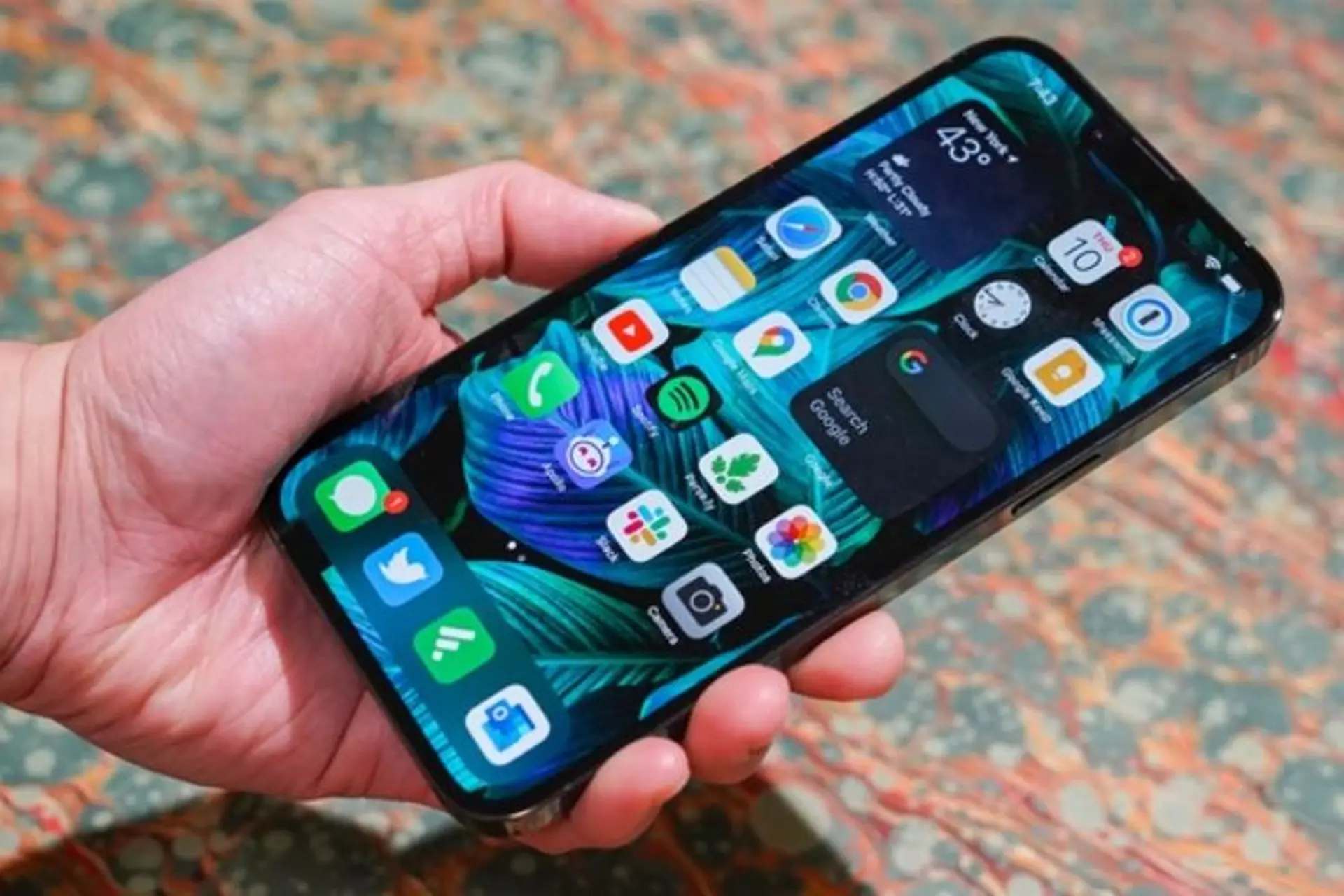 iPhone 13 Pro Max bị sọc màn hình: Dấu hiệu nhận biết, nguyên nhân và cách khắc phục