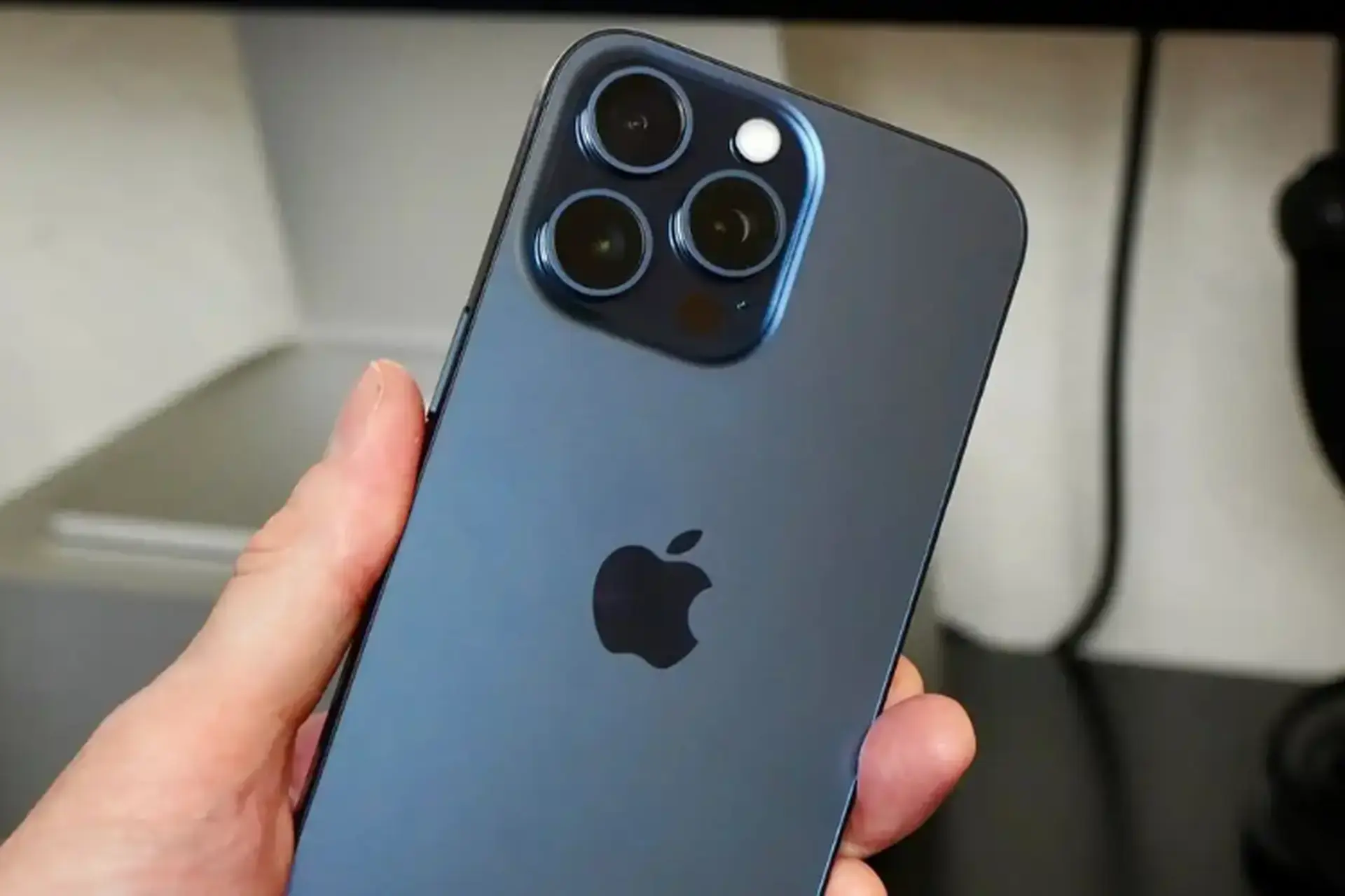 iPhone 15 Pro Max bị tụt pin nhanh: Nguyên nhân và cách khắc phục hiệu quả nhất